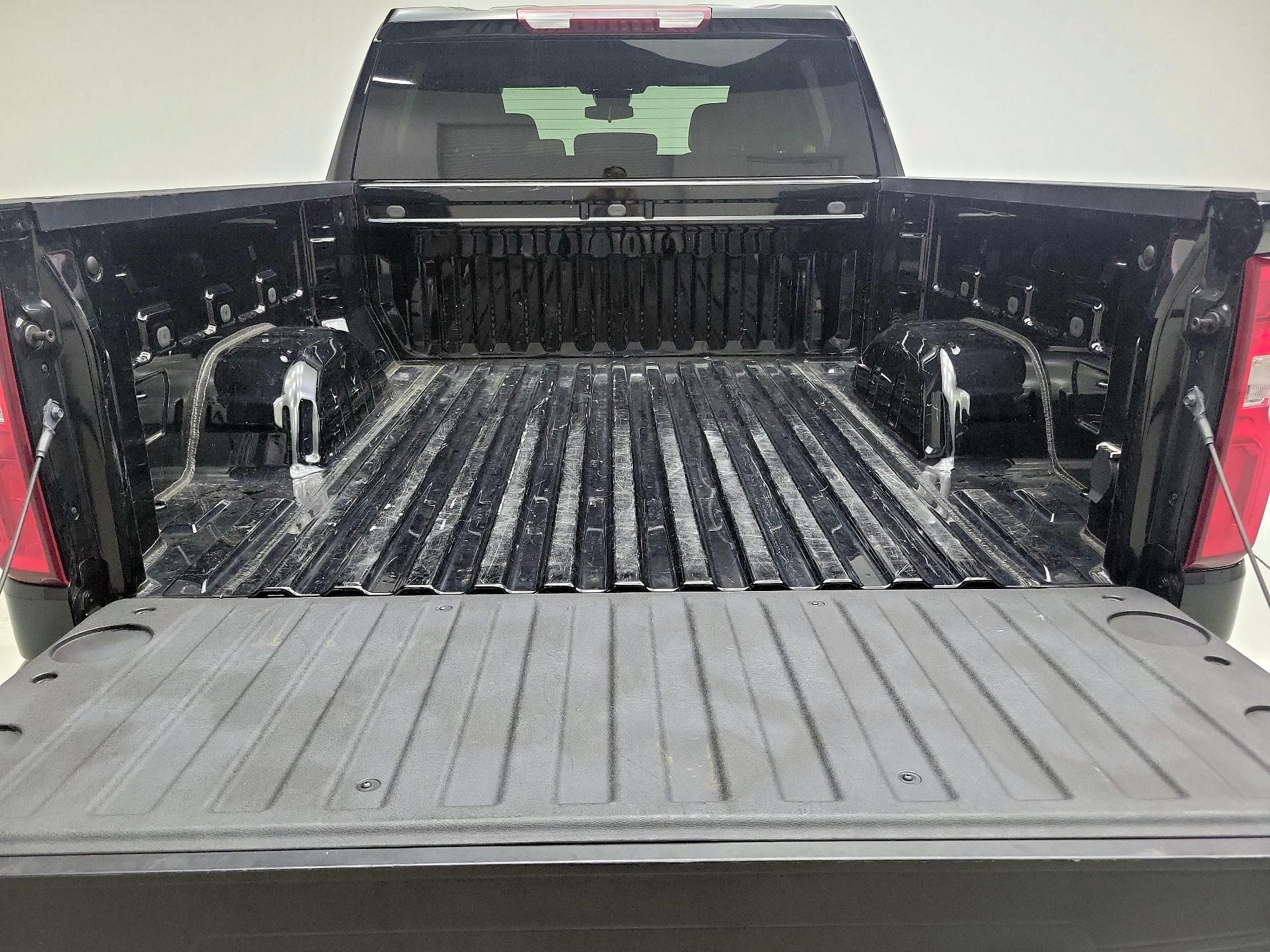Thumbnail: 2023 Chevrolet Silverado 1500 - 20
