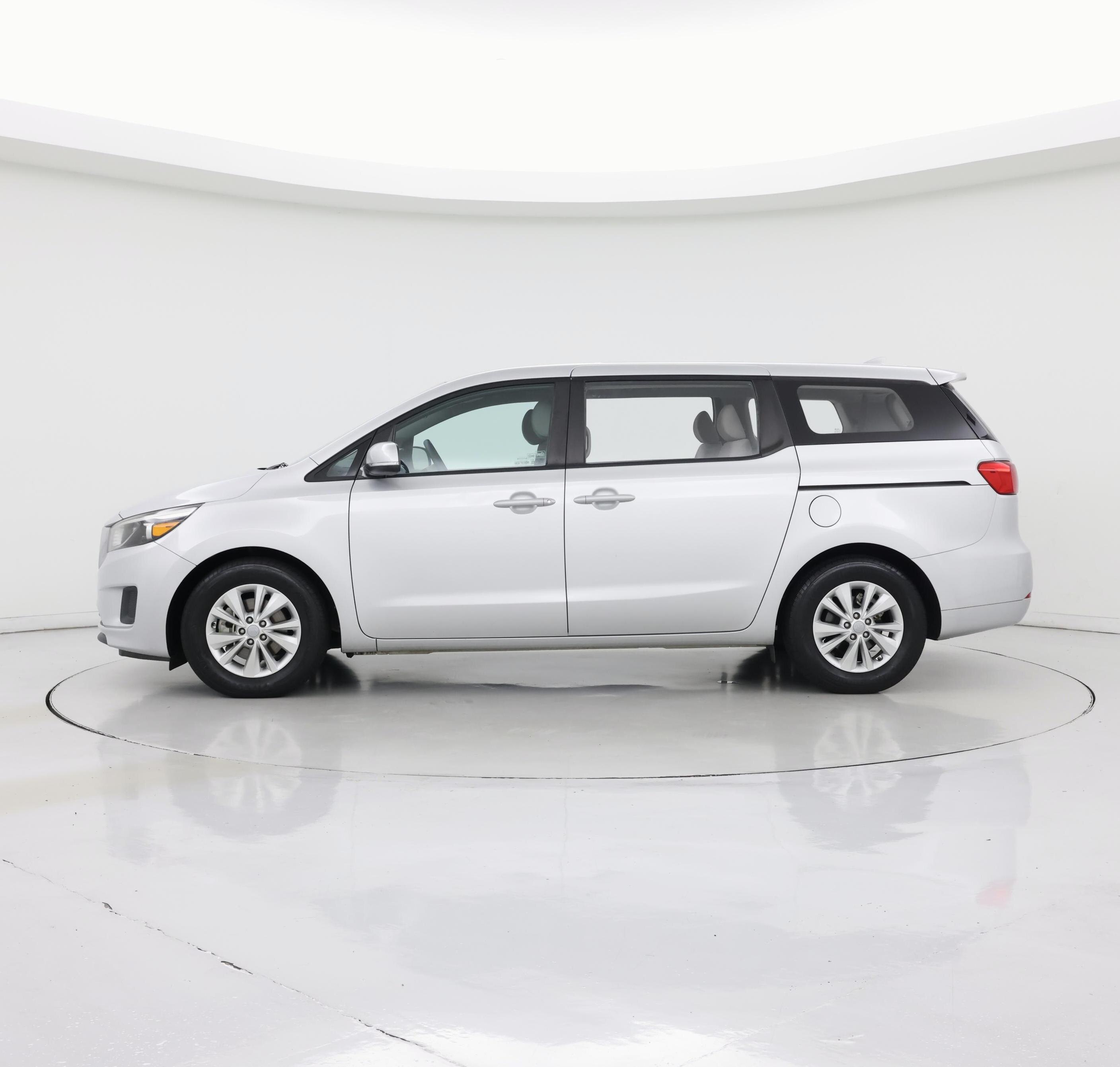 Thumbnail: 2018 Kia Sedona - 3