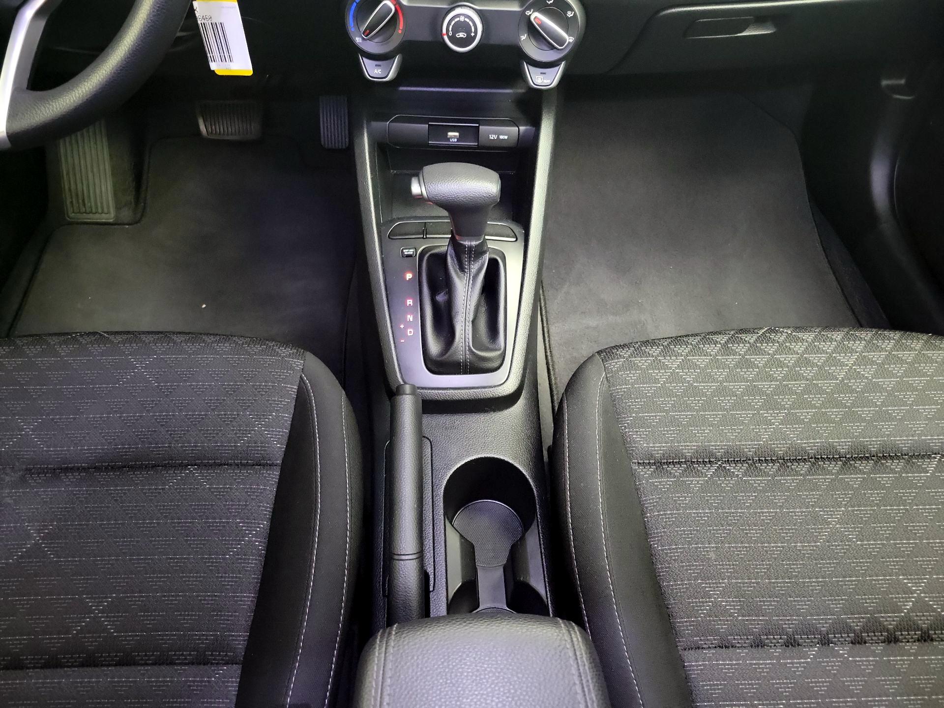 Thumbnail: 2023 Kia Rio - 17