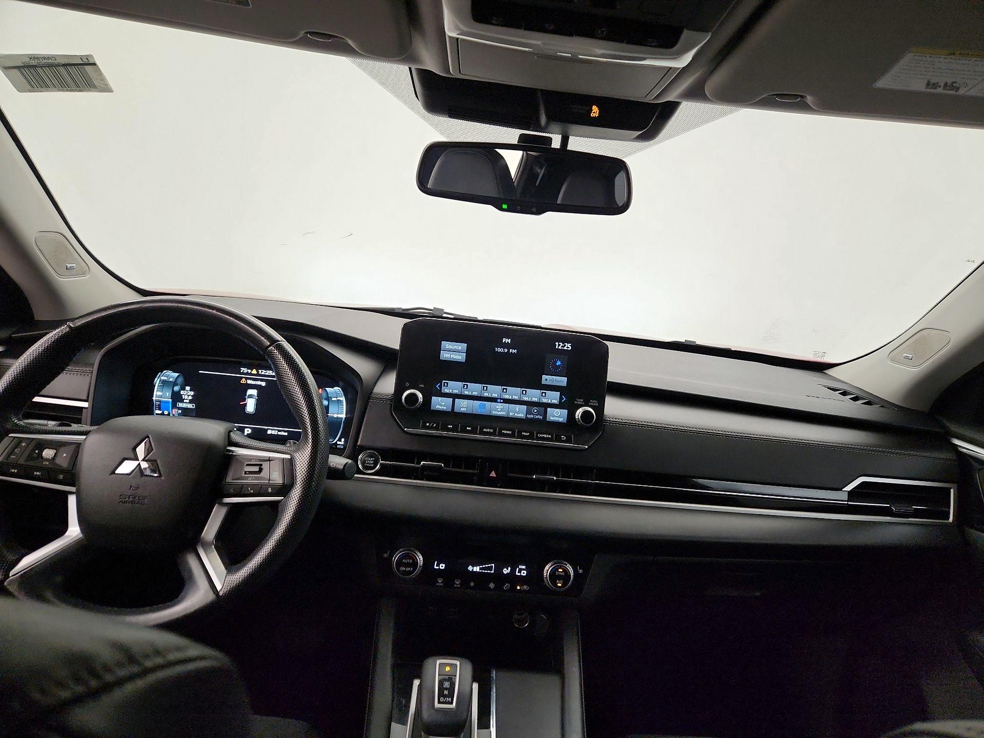 Thumbnail: 2022 Mitsubishi Outlander - 9