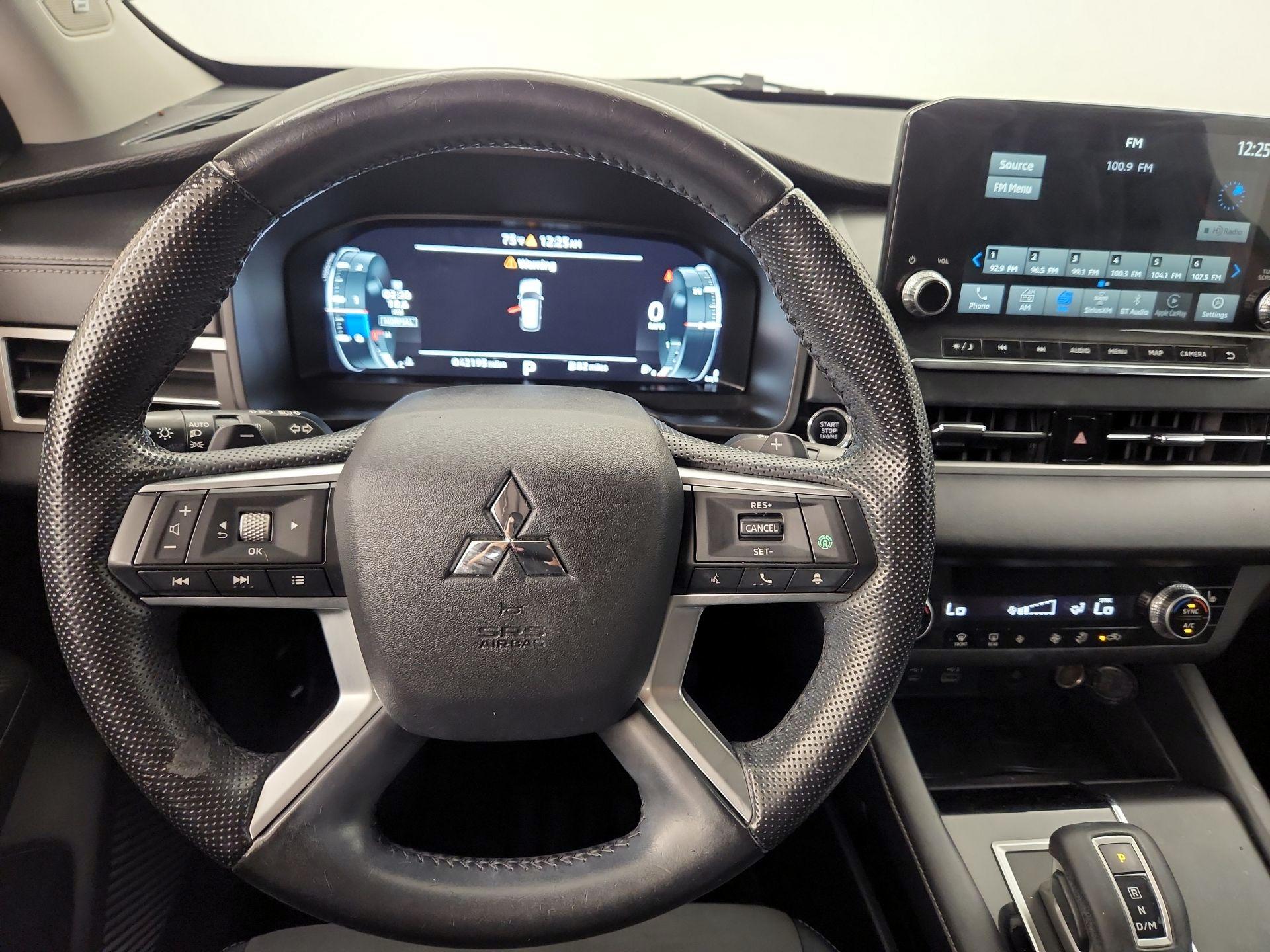 Thumbnail: 2022 Mitsubishi Outlander - 10