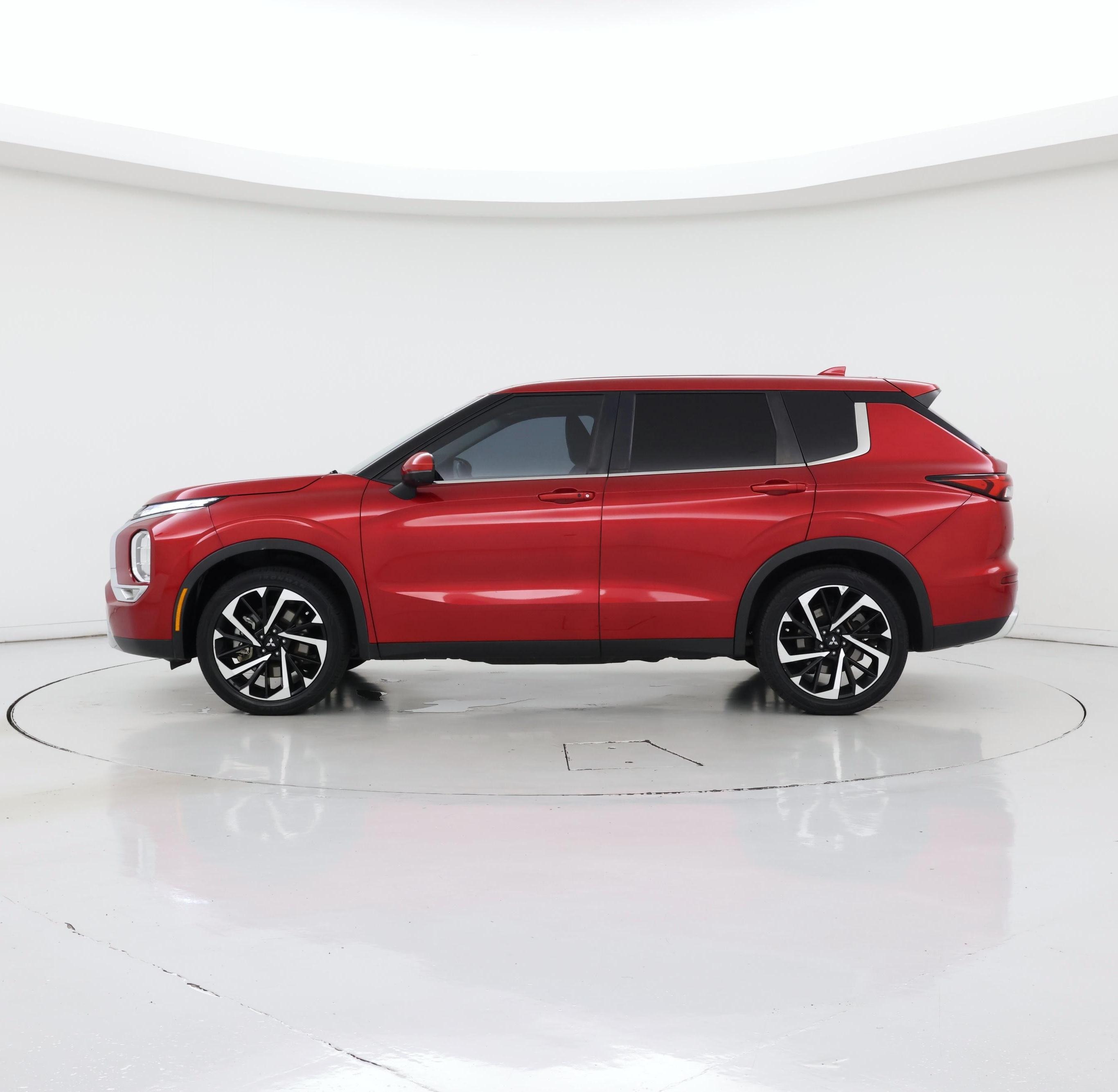 Thumbnail: 2022 Mitsubishi Outlander - 3