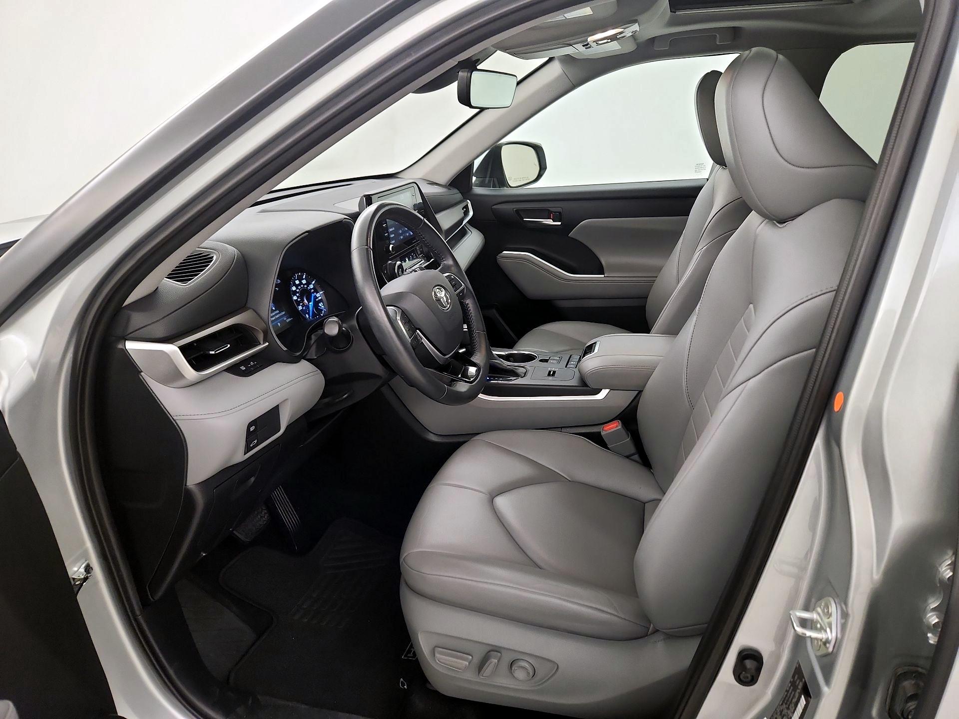 Thumbnail: 2021 Toyota Highlander - 11