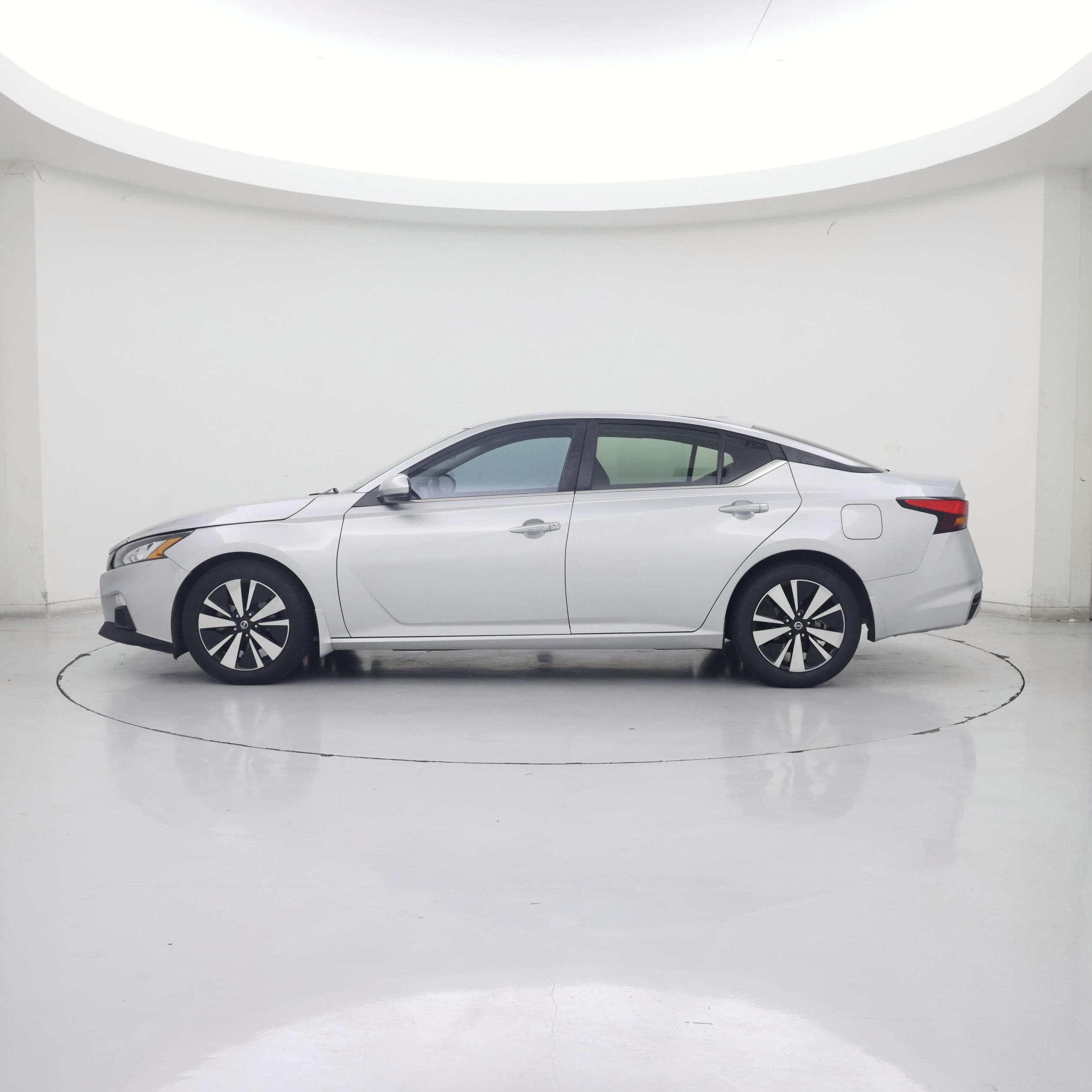 Thumbnail: 2021 Nissan Altima - 3