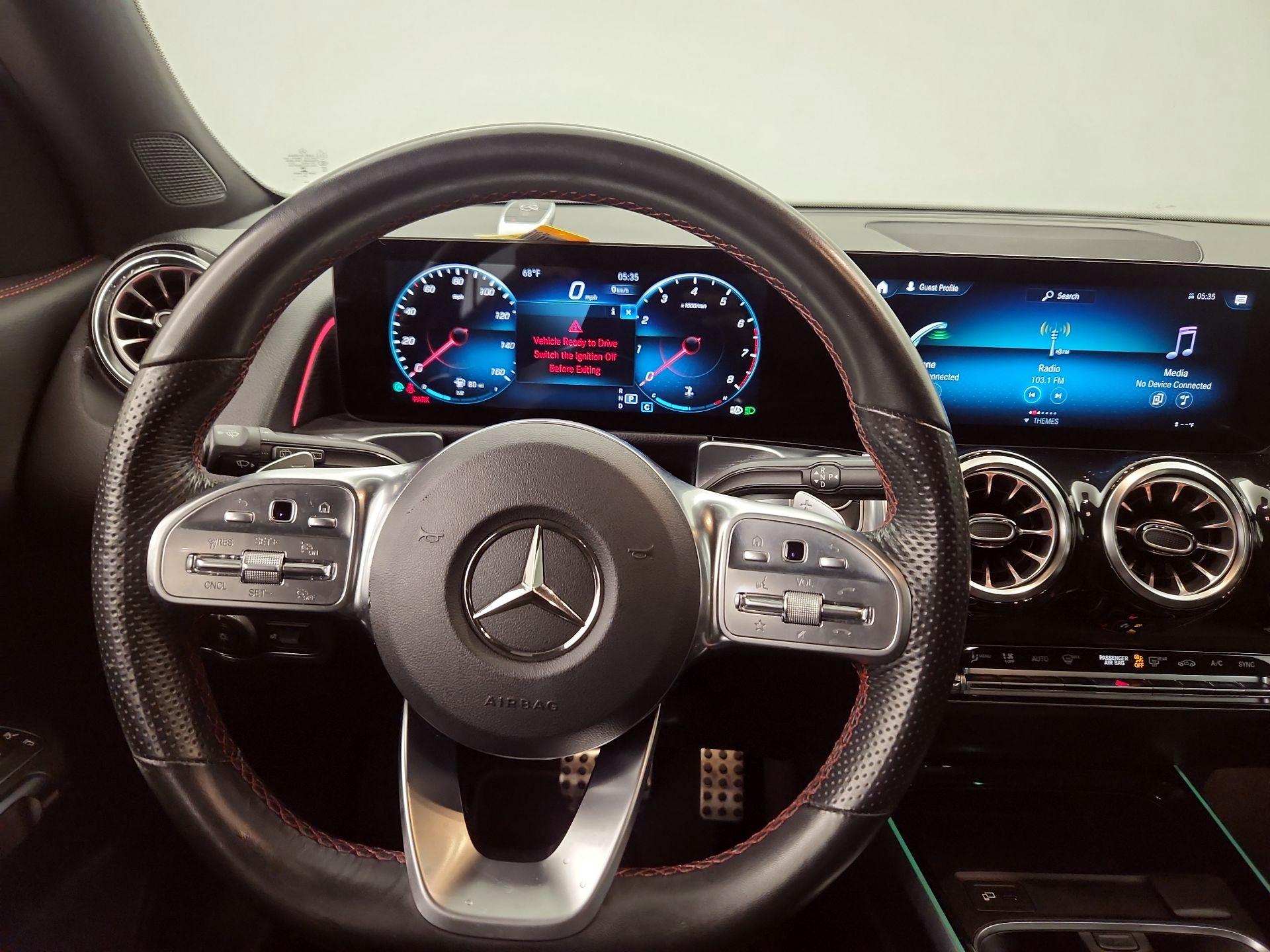 Thumbnail: 2022 Mercedes-Benz GLB - 10