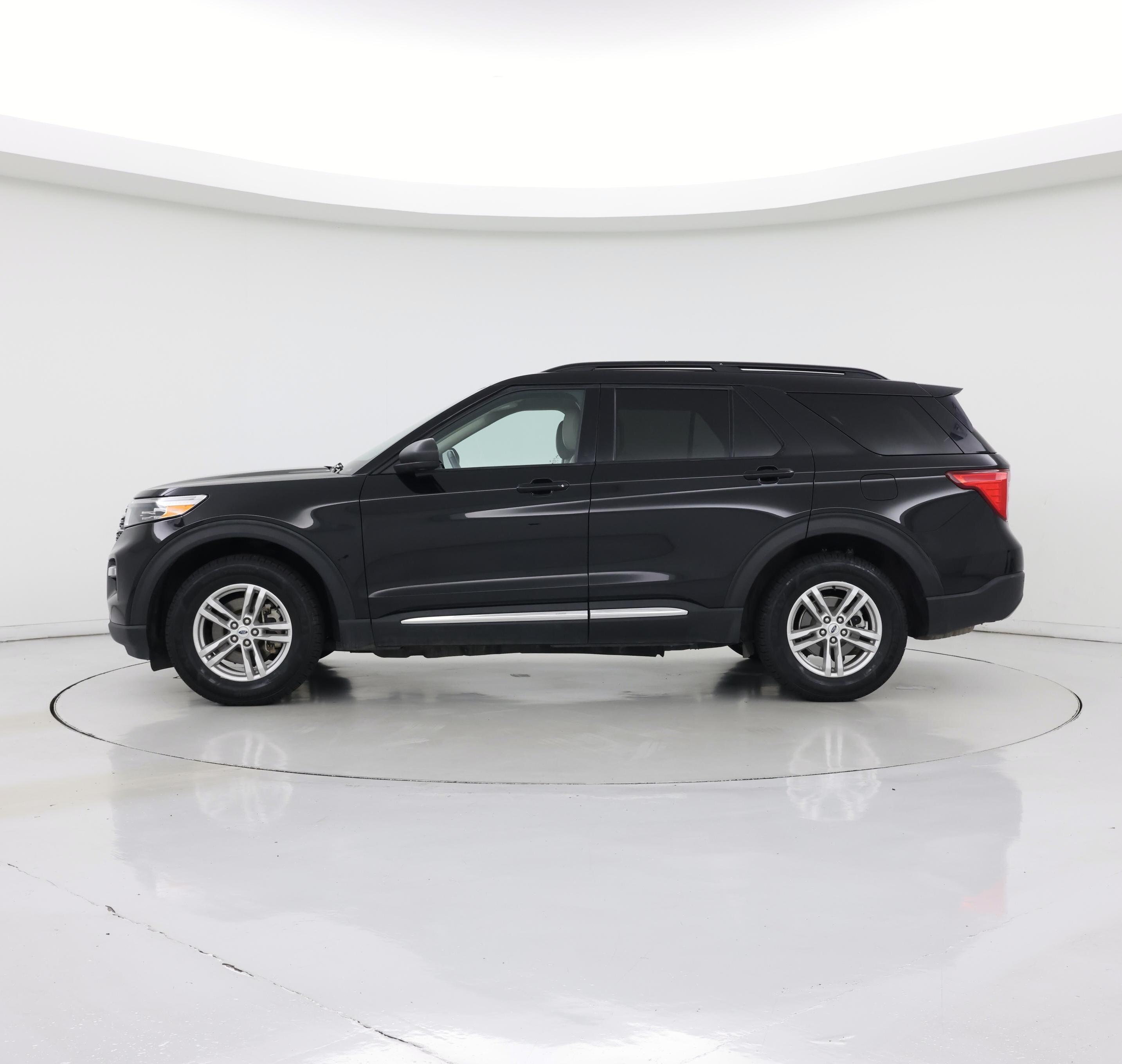 Thumbnail: 2023 Ford Explorer - 3
