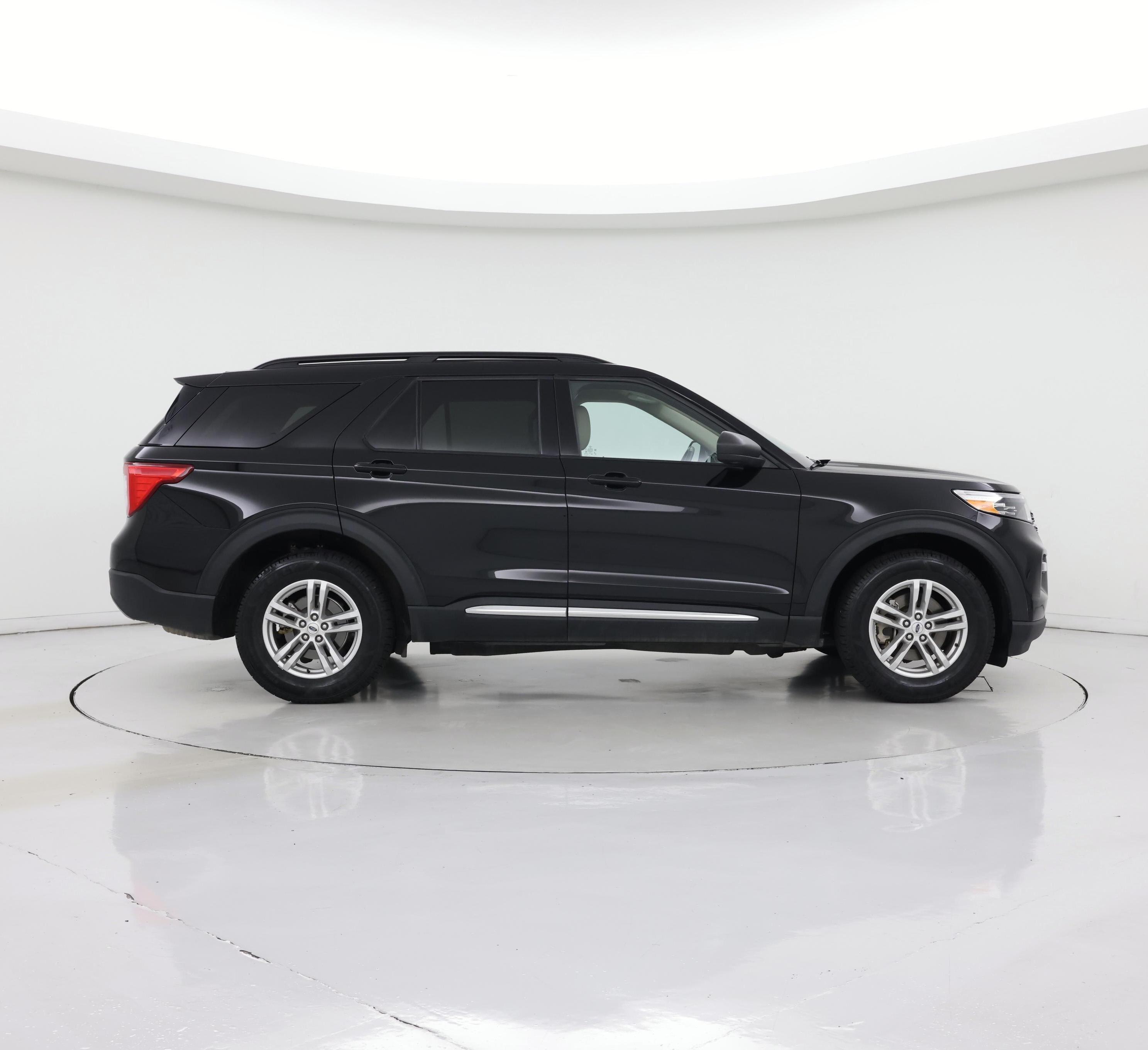 Thumbnail: 2023 Ford Explorer - 7