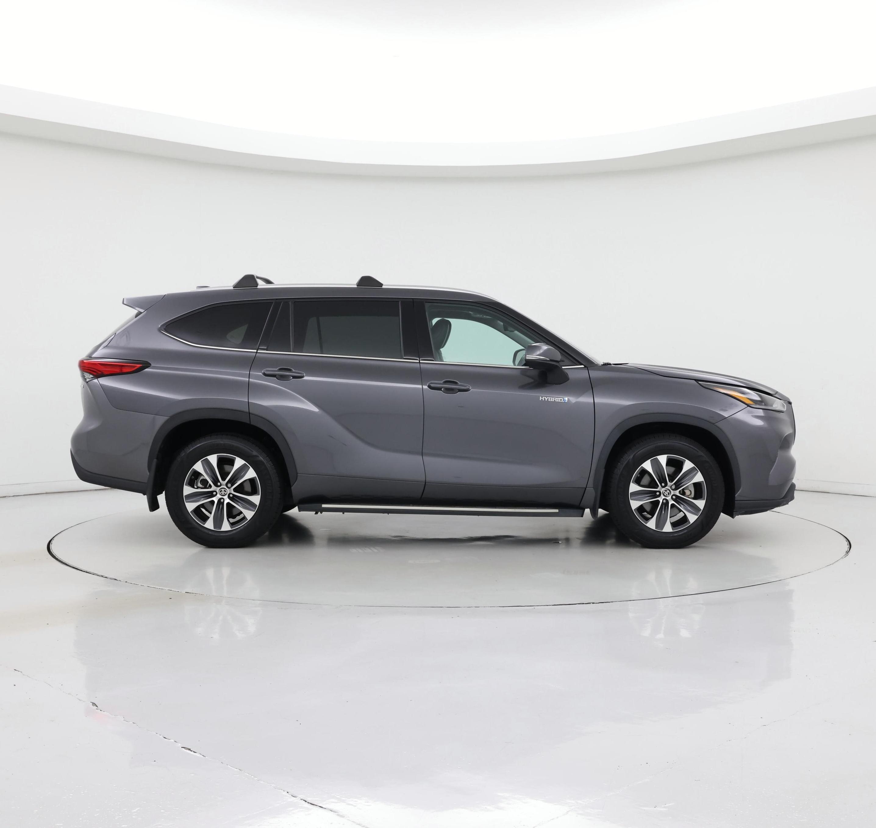 Thumbnail: 2021 Toyota Highlander - 7