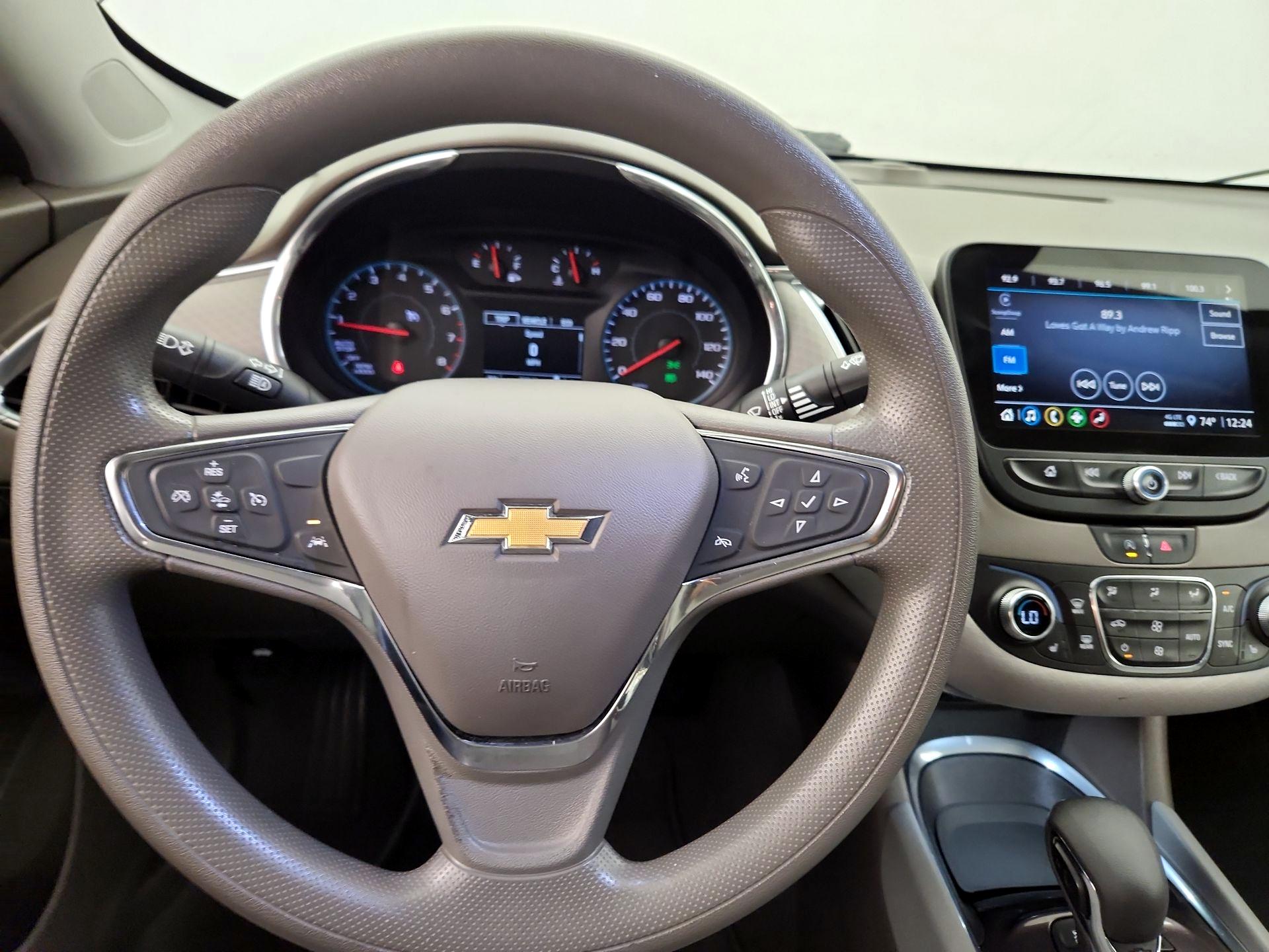 Thumbnail: 2021 Chevrolet Malibu - 10