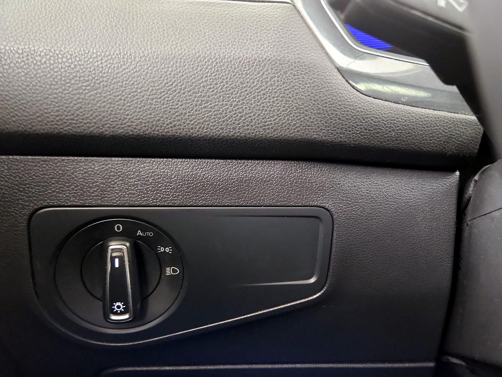 Thumbnail: 2022 Volkswagen Tiguan - 13