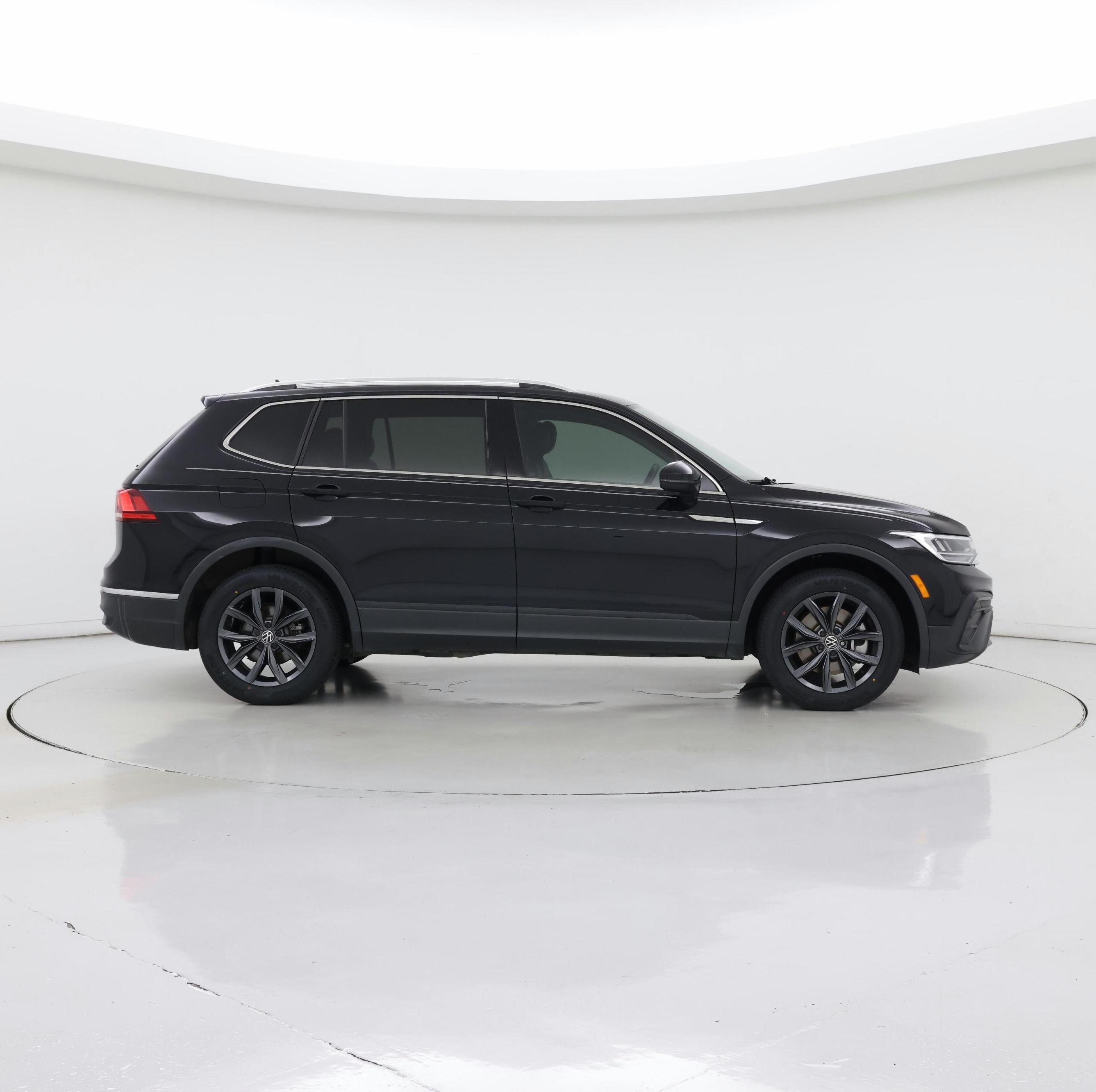 Thumbnail: 2022 Volkswagen Tiguan - 7