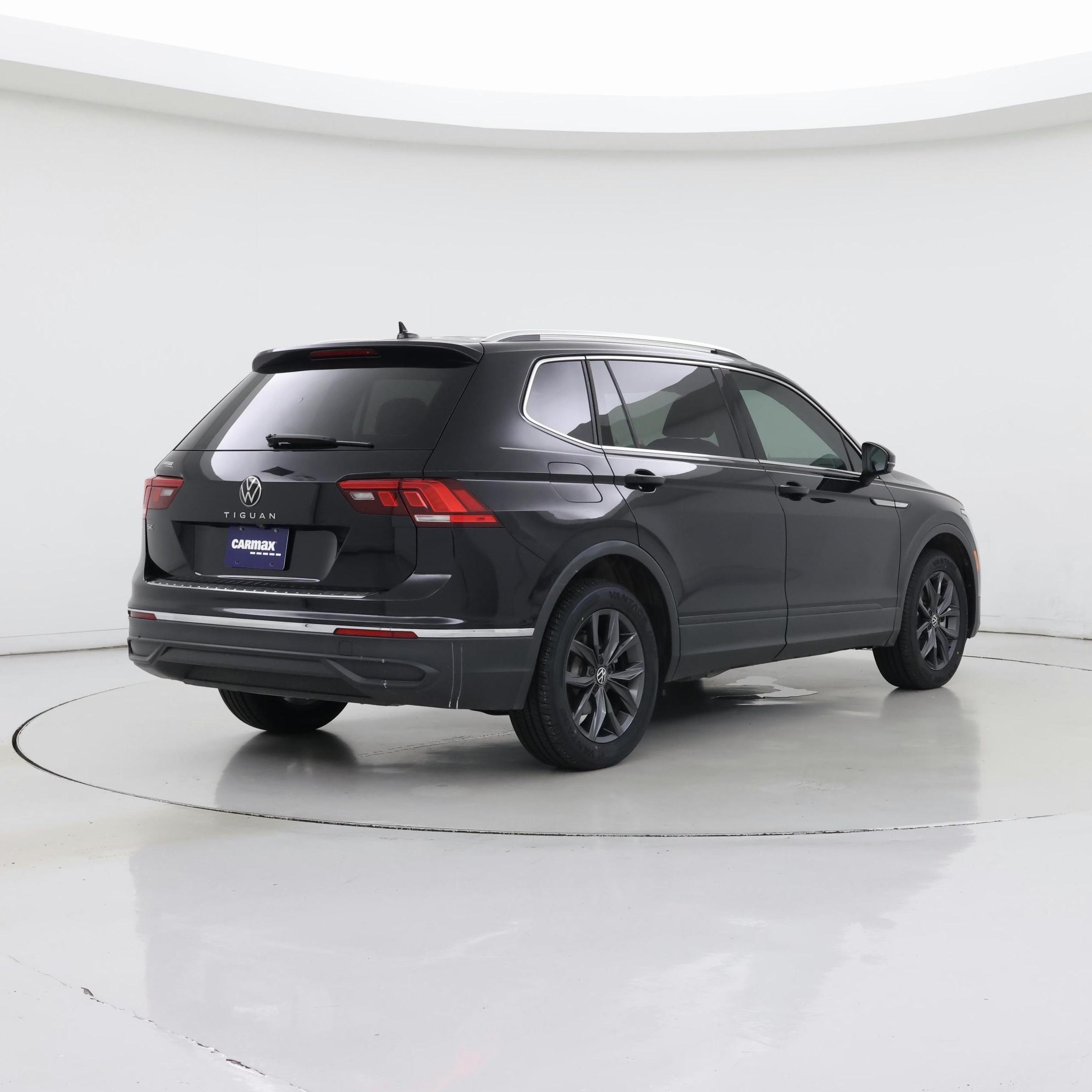 Thumbnail: 2022 Volkswagen Tiguan - 8