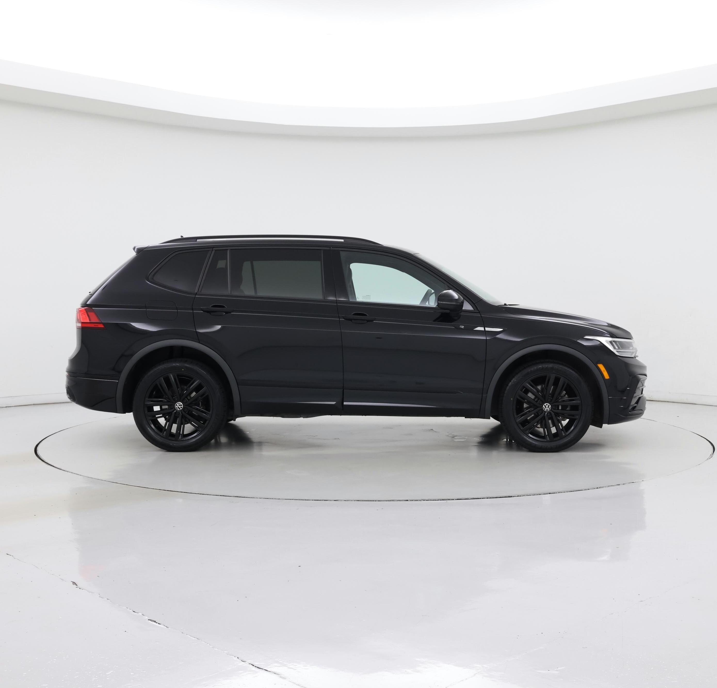 Thumbnail: 2022 Volkswagen Tiguan - 7