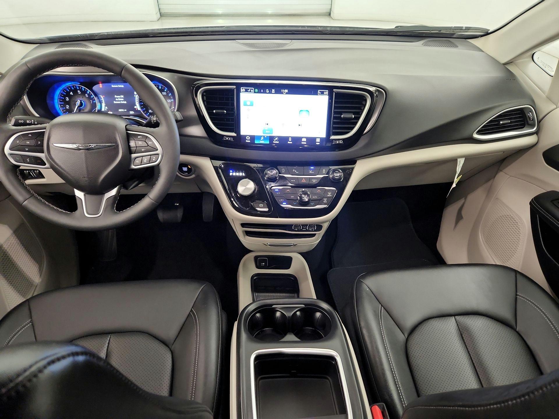 Thumbnail: 2024 Chrysler Pacifica - 9