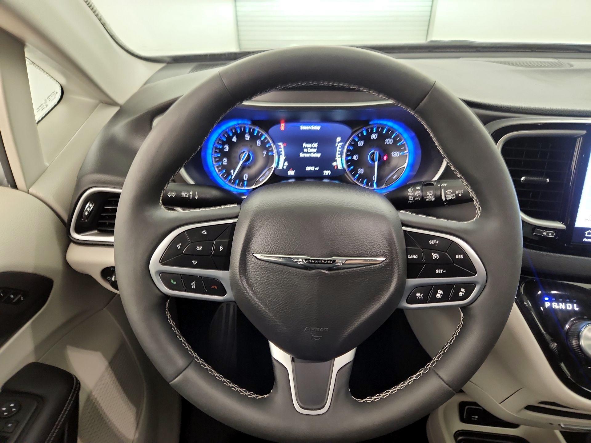 Thumbnail: 2024 Chrysler Pacifica - 10