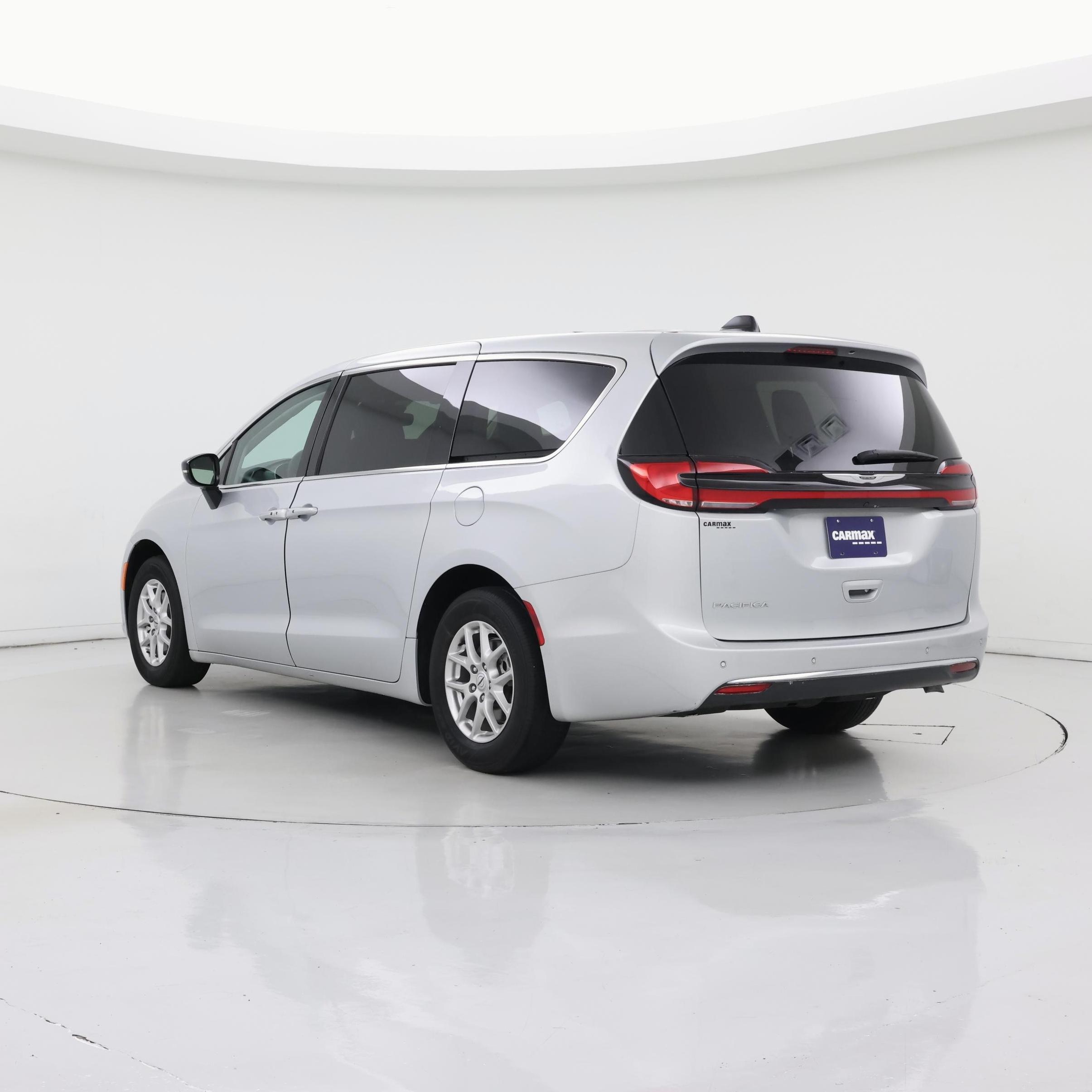 Thumbnail: 2024 Chrysler Pacifica - 2
