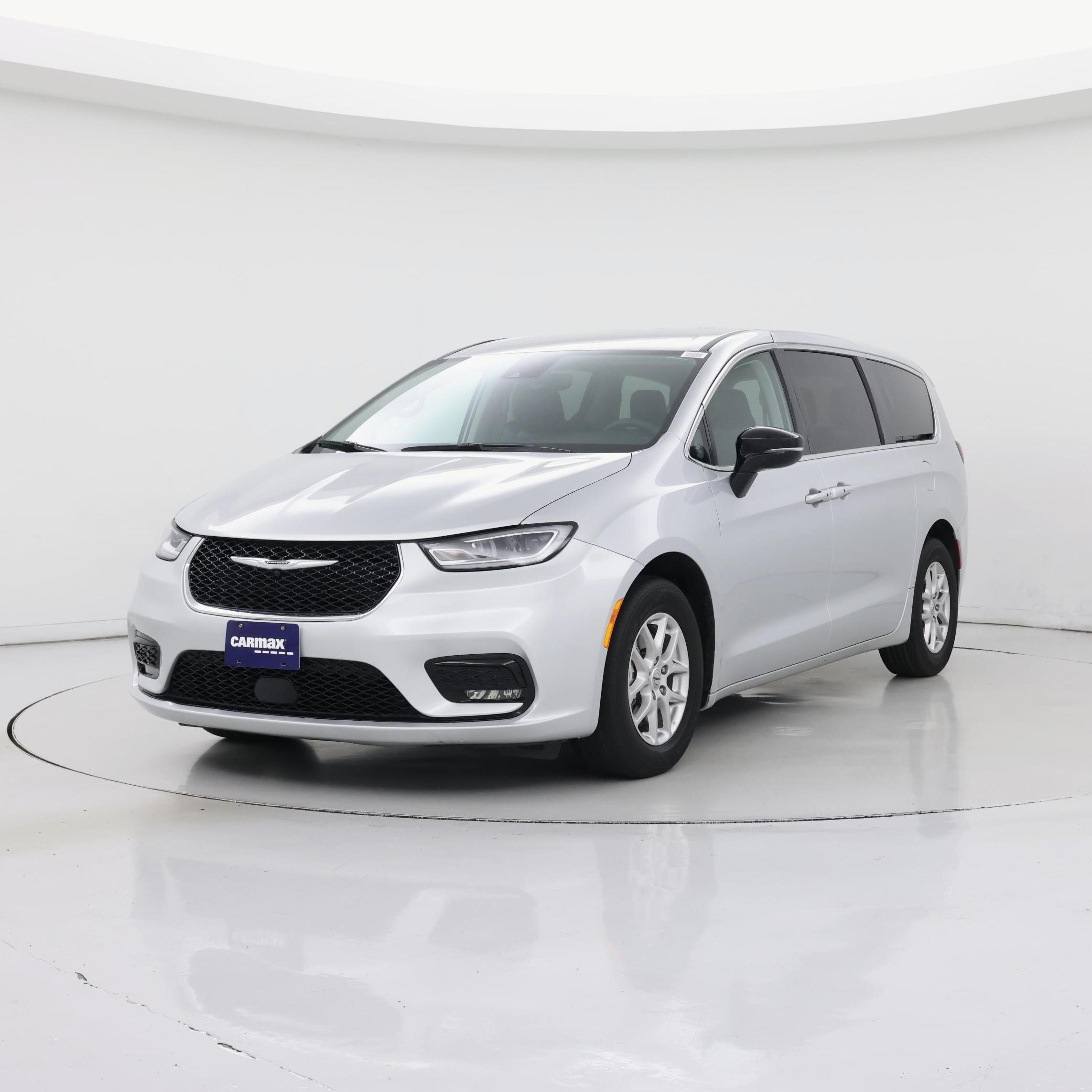 Thumbnail: 2024 Chrysler Pacifica - 4
