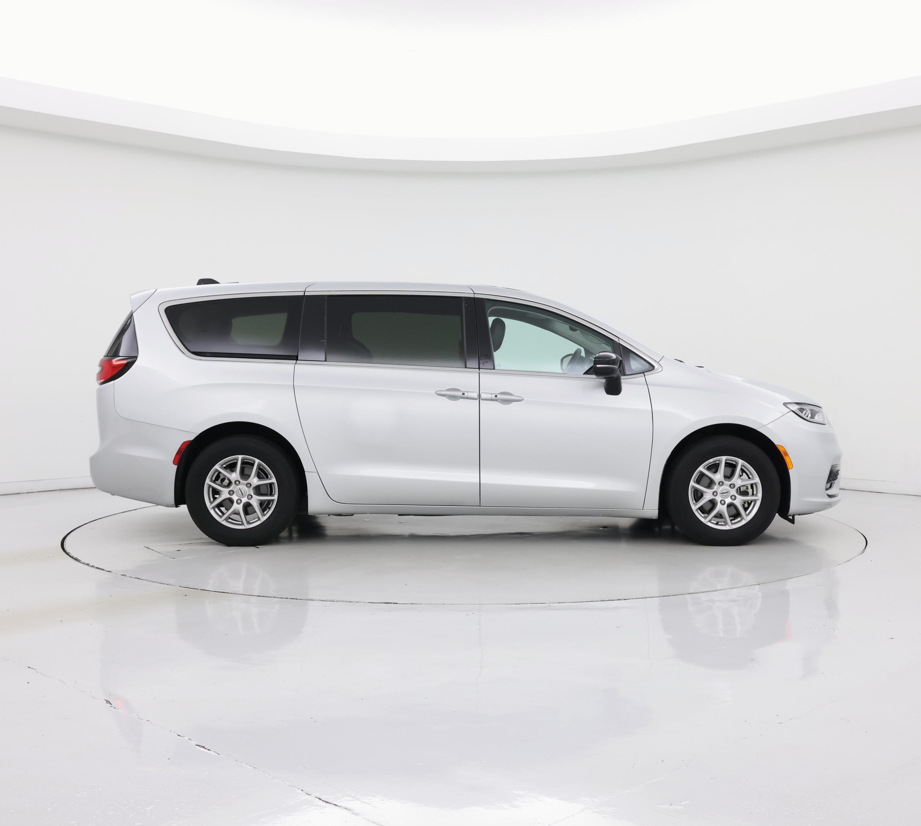 Thumbnail: 2024 Chrysler Pacifica - 7