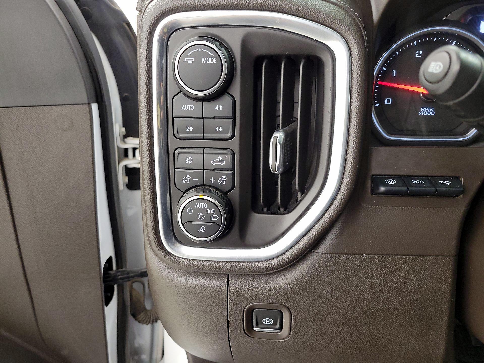 Thumbnail: 2020 Chevrolet Silverado 2500 - 13