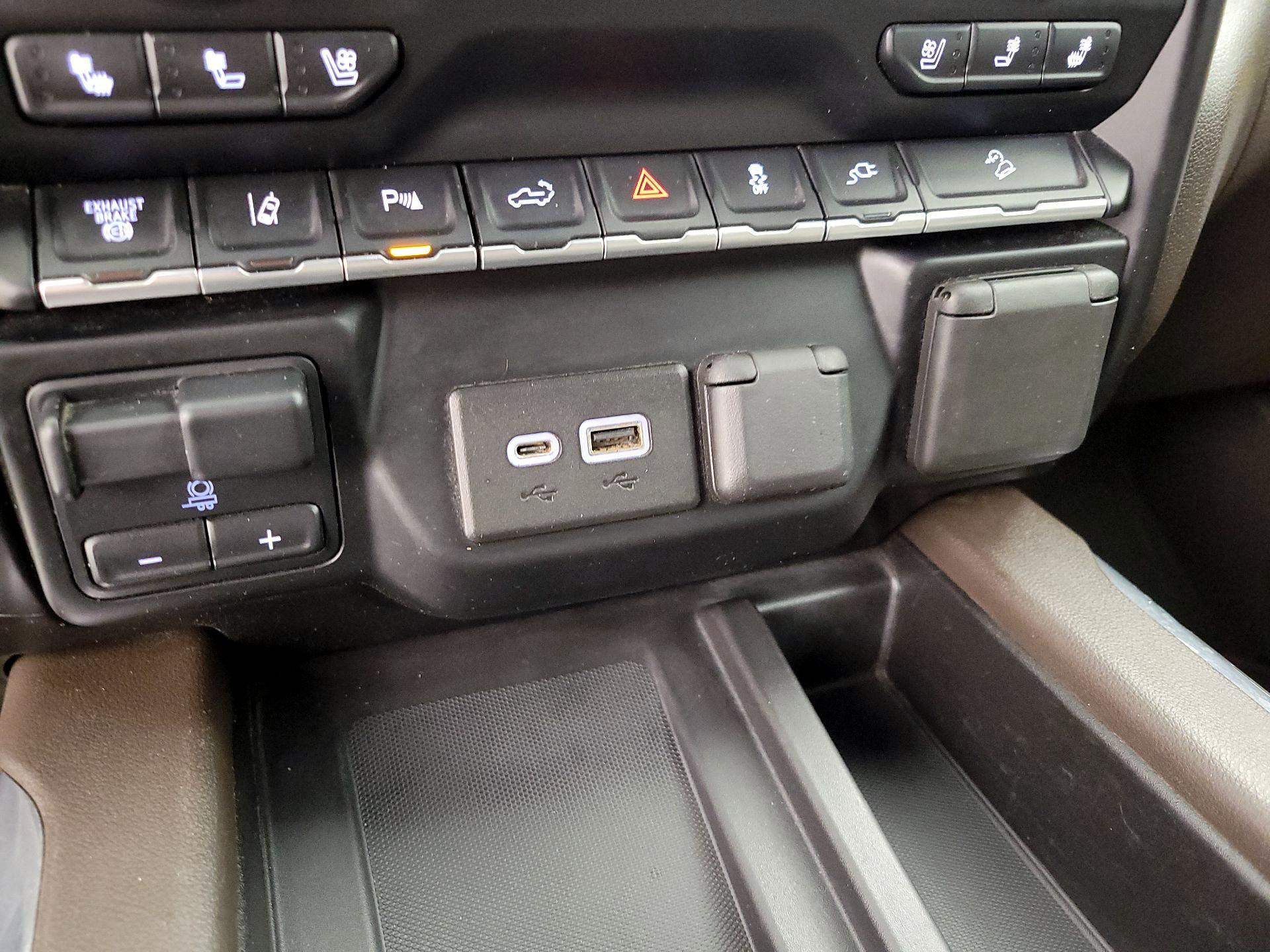 Thumbnail: 2020 Chevrolet Silverado 2500 - 19