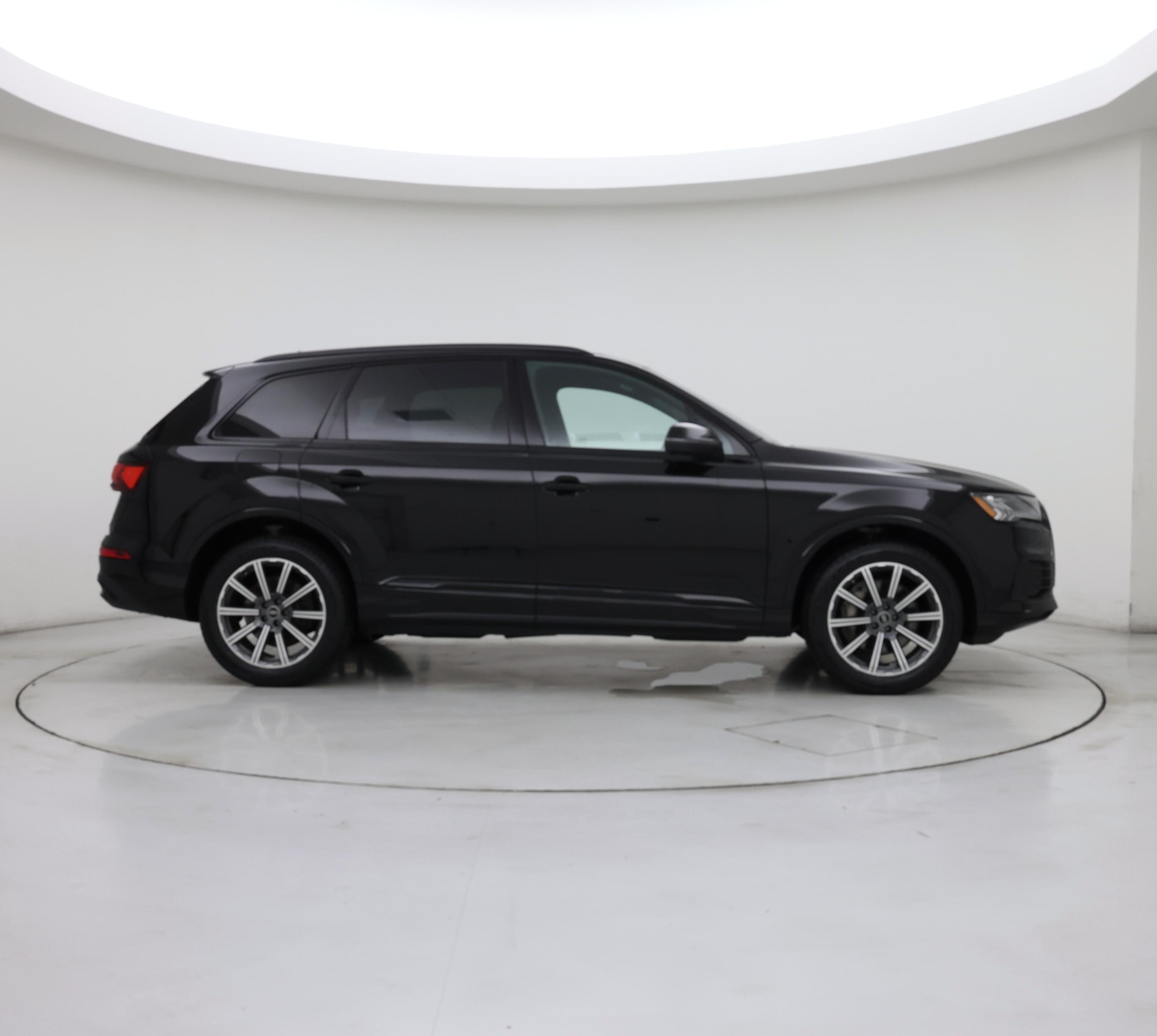 Thumbnail: 2023 Audi Q7 - 7