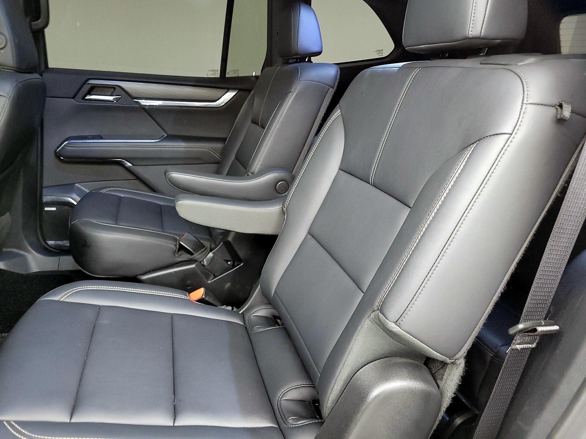 Thumbnail: 2024 GMC Acadia - 19