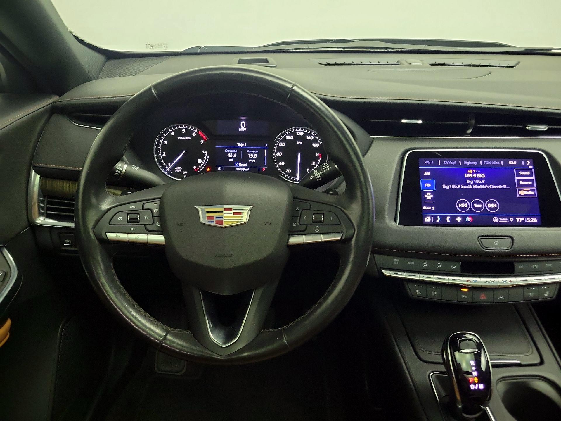 Thumbnail: 2023 Cadillac XT4 - 10