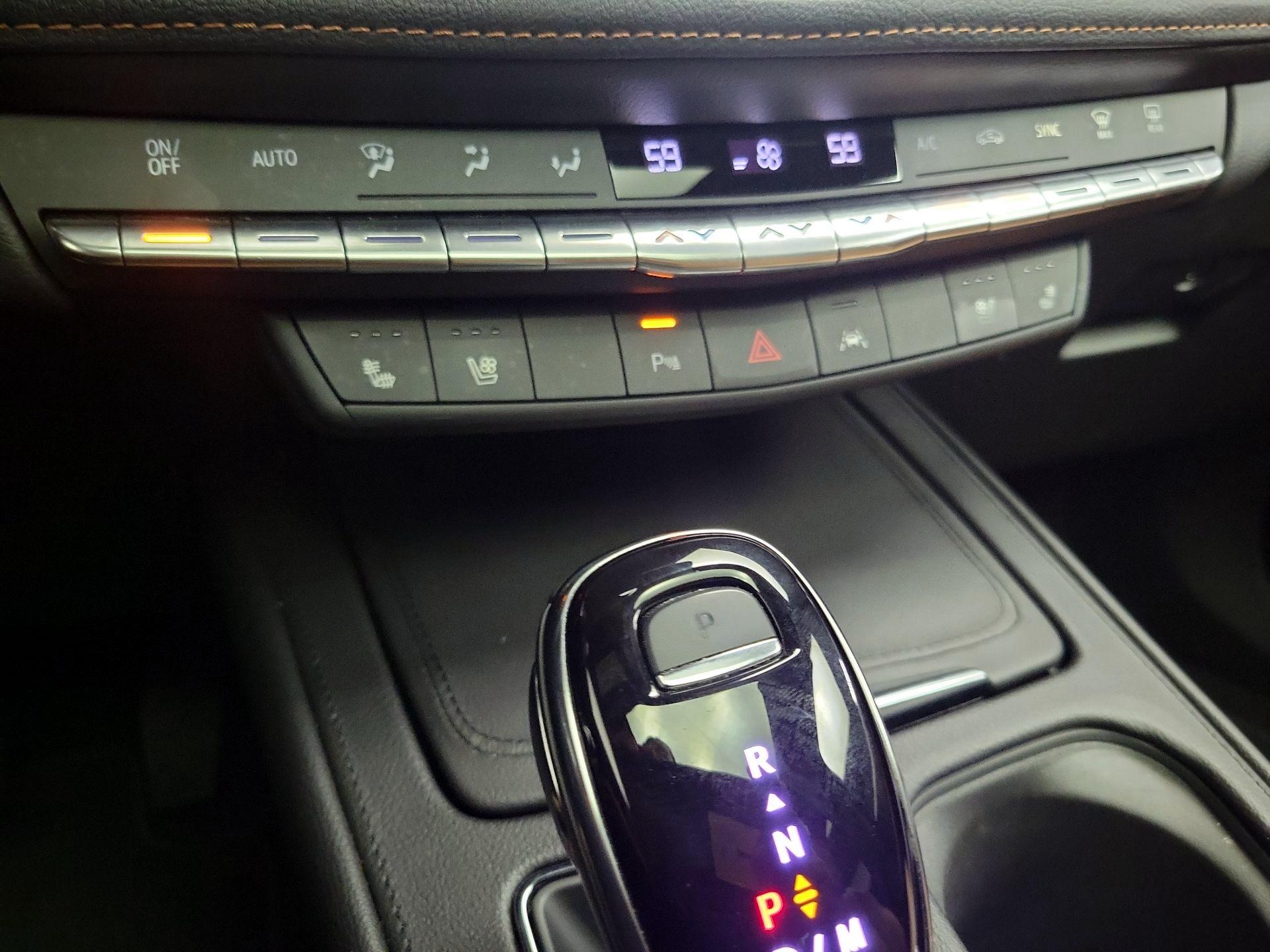Thumbnail: 2023 Cadillac XT4 - 16
