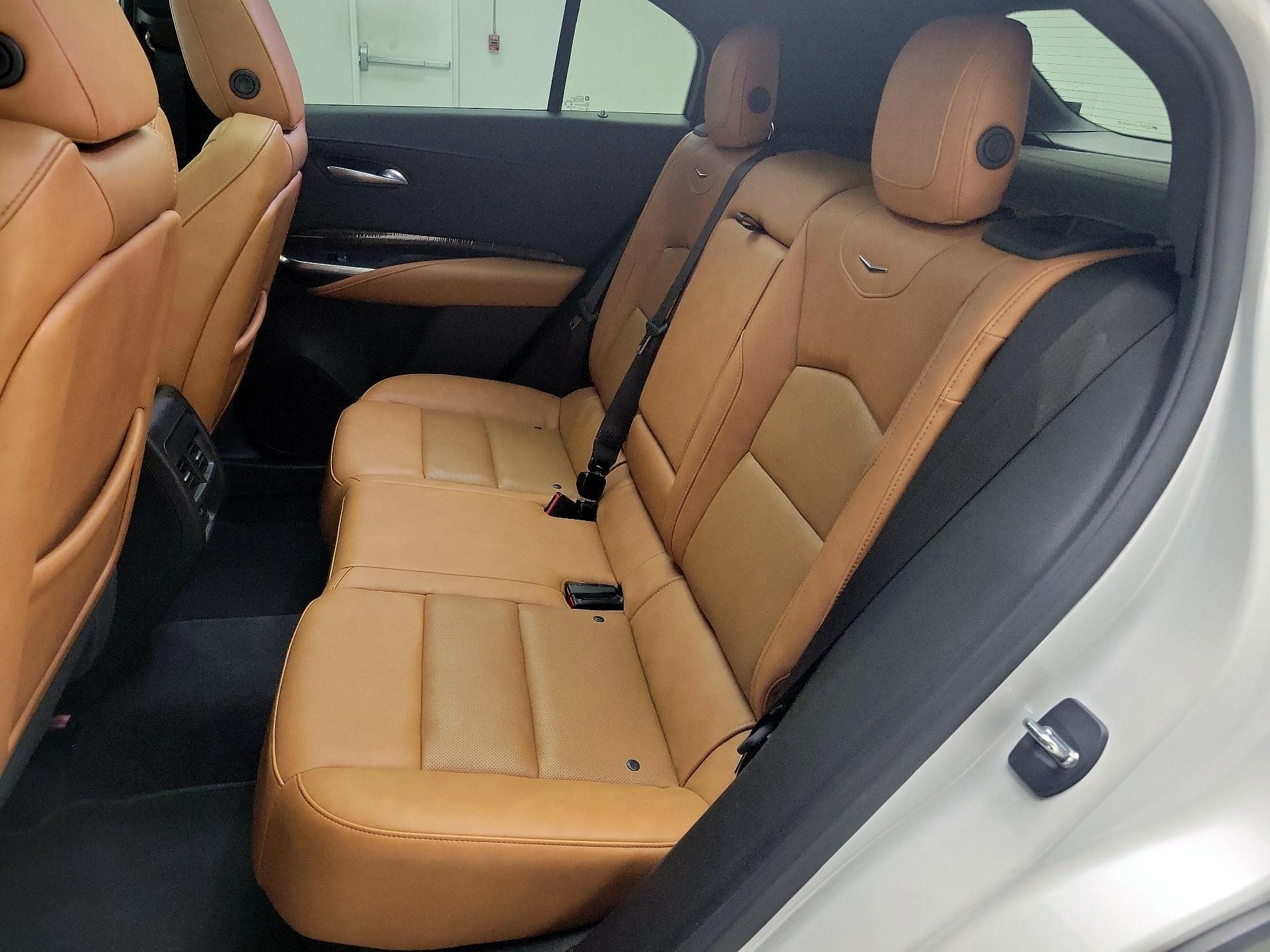Thumbnail: 2023 Cadillac XT4 - 20