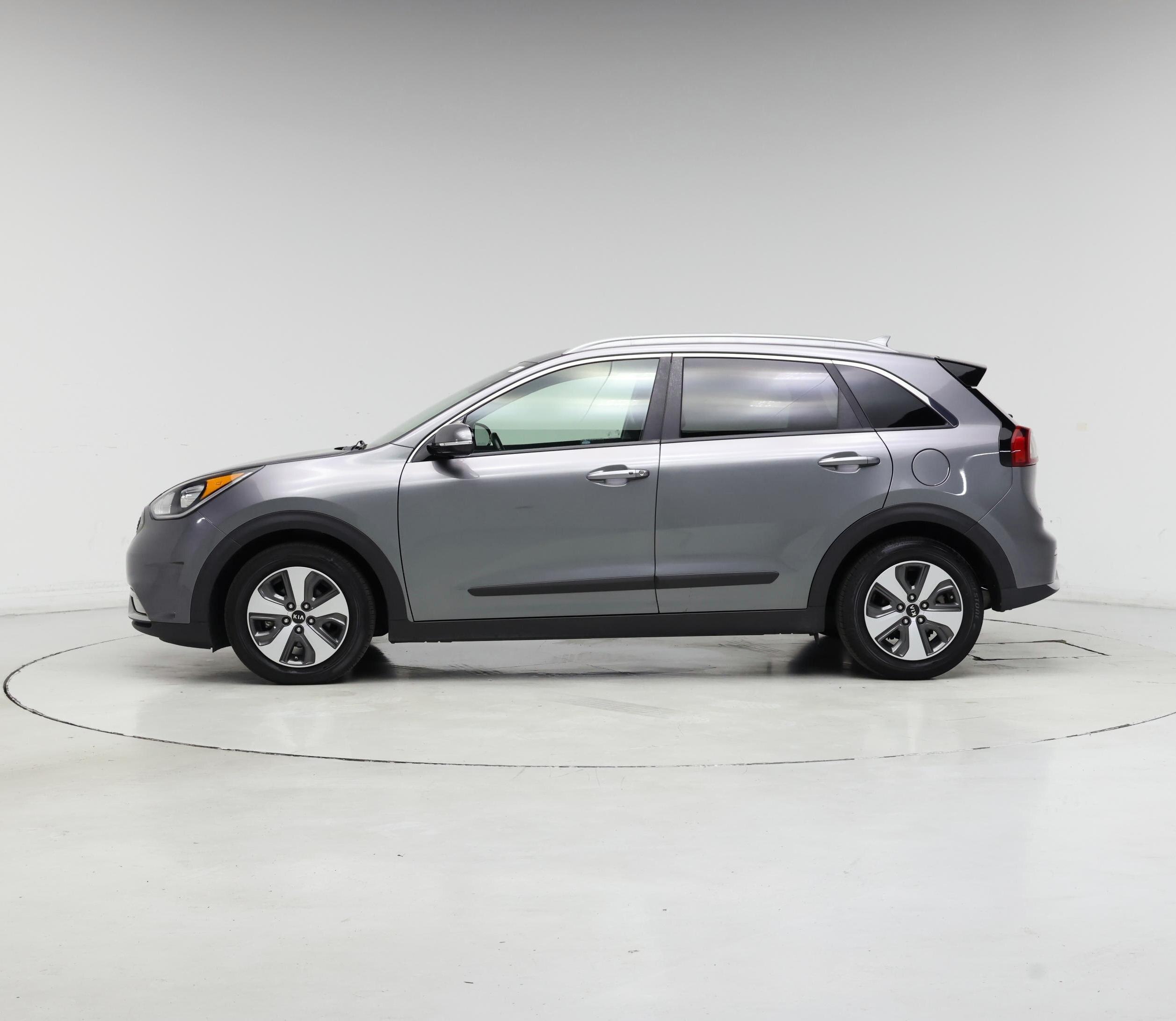 Thumbnail: 2018 Kia Niro - 3