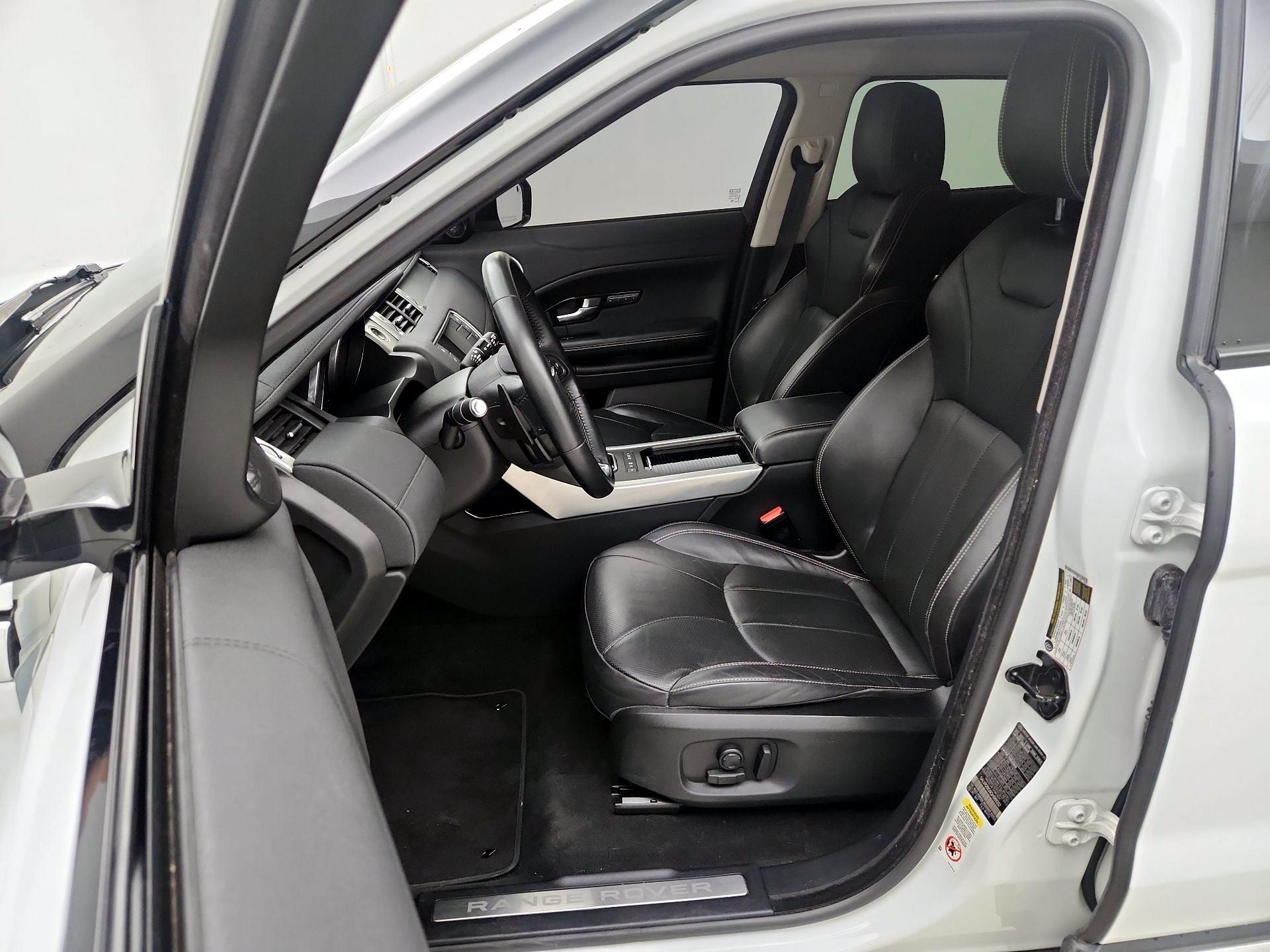 Thumbnail: 2016 Land Rover Range Rover Evoque - 11