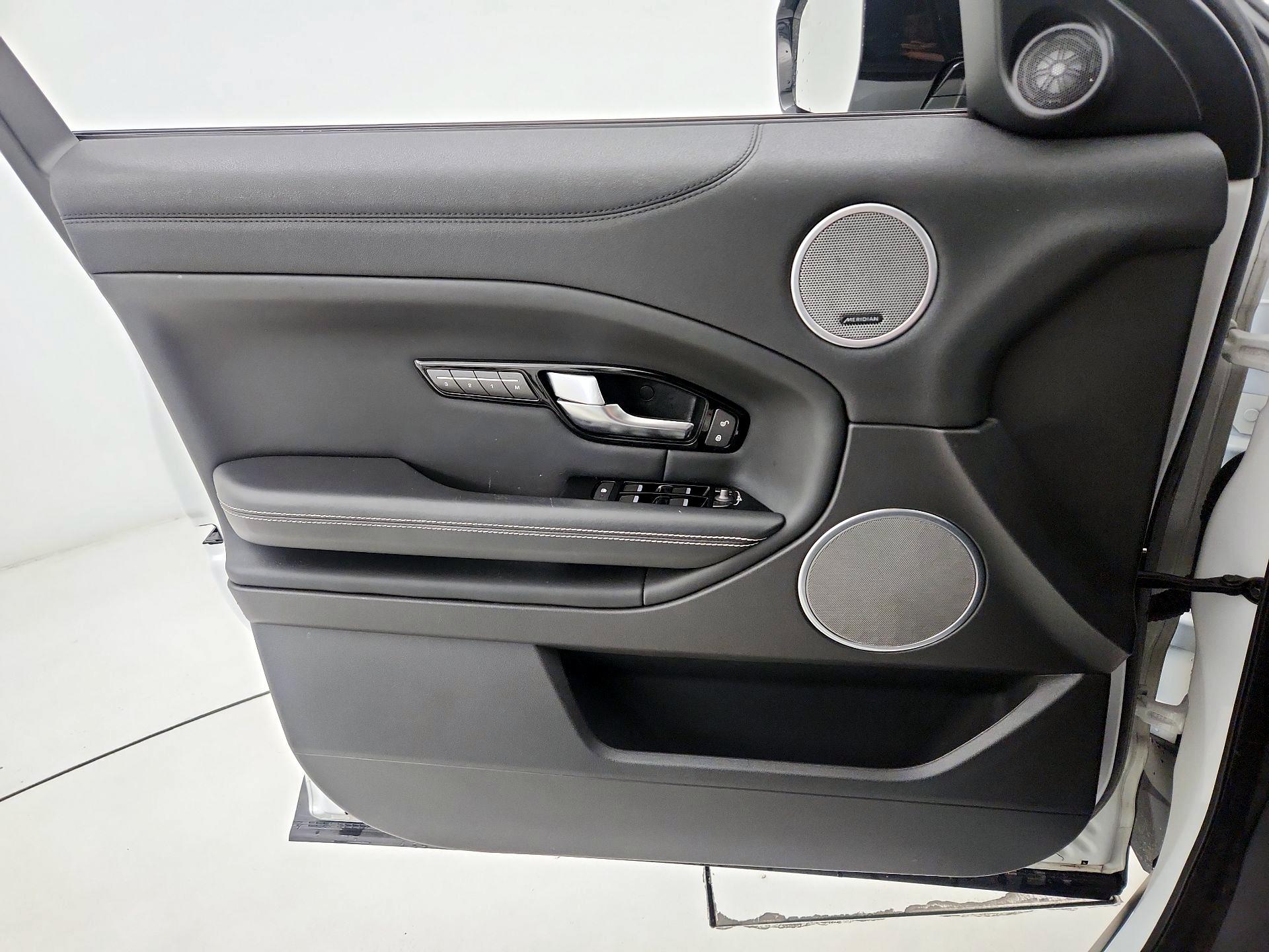 Thumbnail: 2016 Land Rover Range Rover Evoque - 12