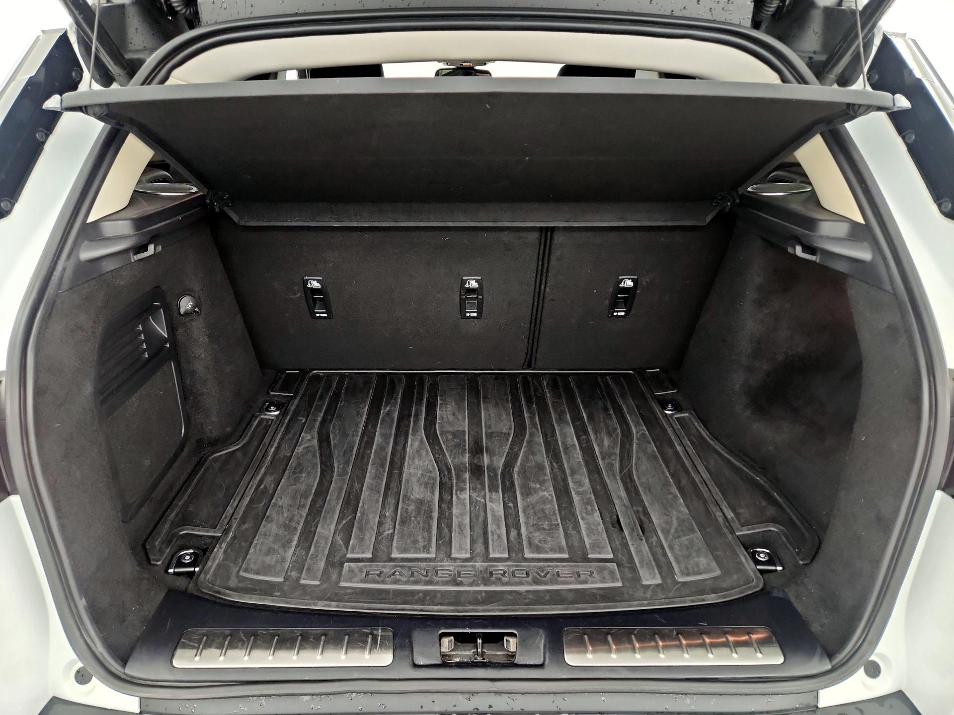 Thumbnail: 2016 Land Rover Range Rover Evoque - 16