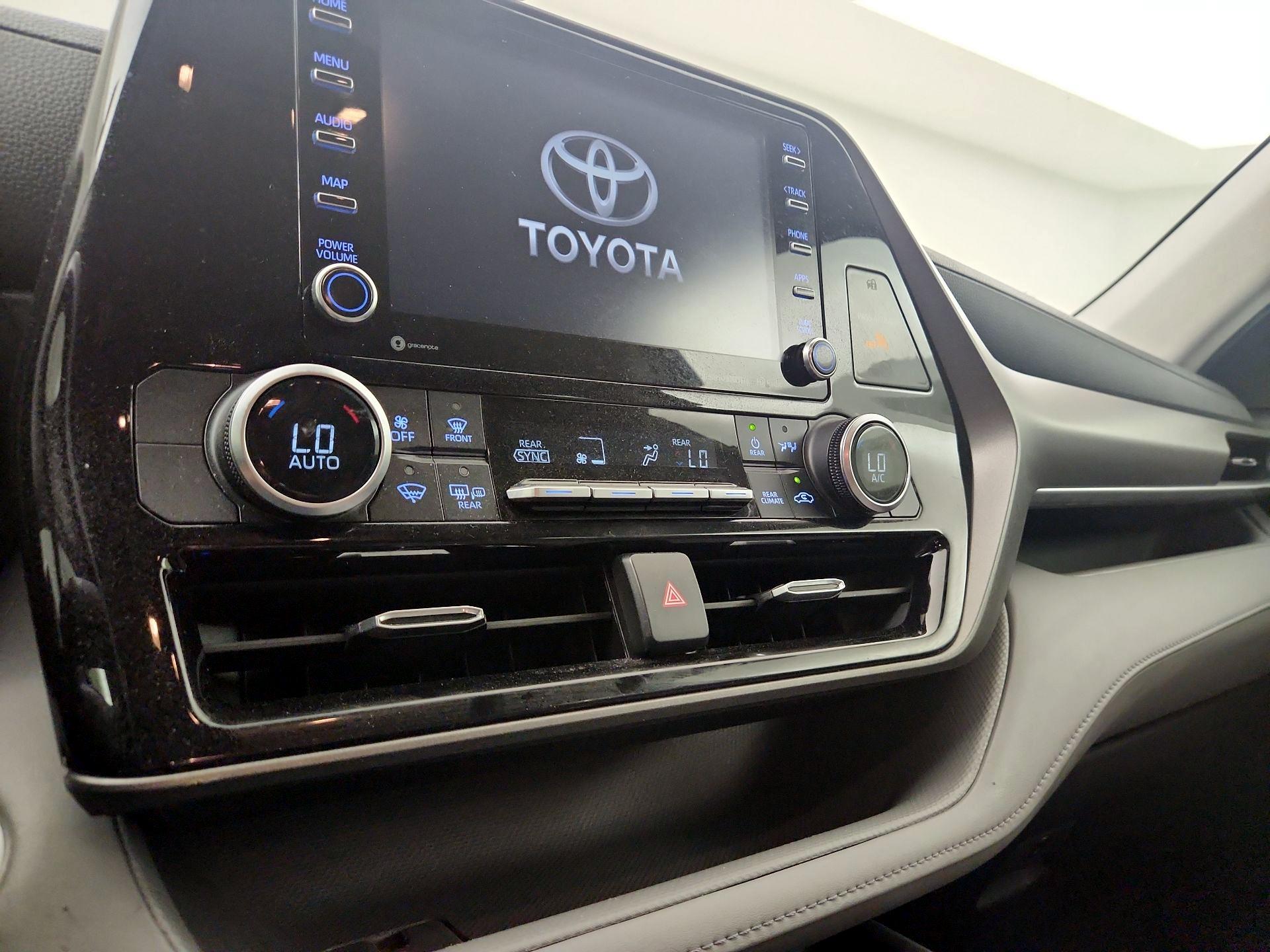 Thumbnail: 2020 Toyota Highlander - 14