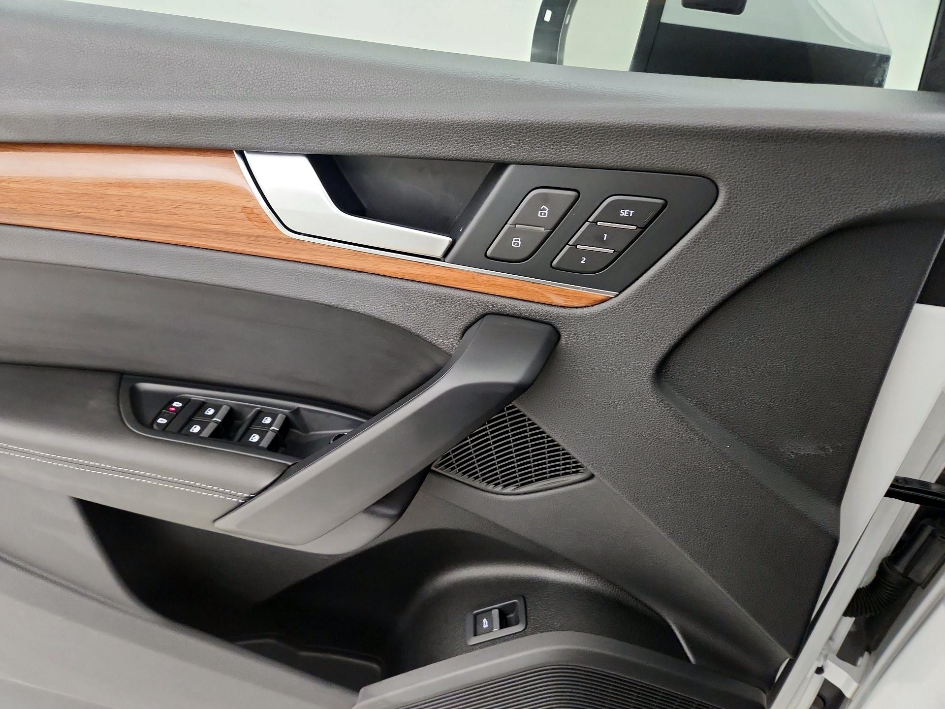 Thumbnail: 2021 Audi Q5 - 12