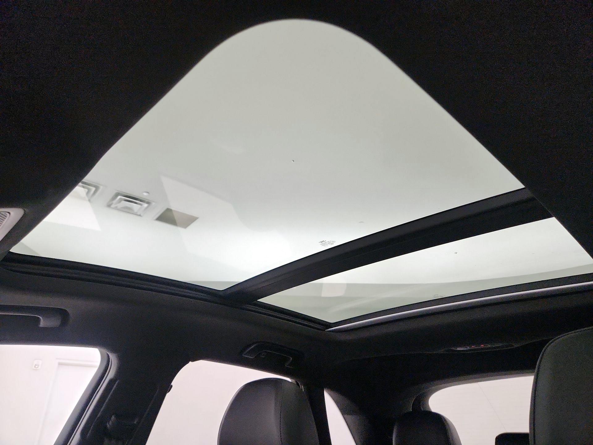 Thumbnail: 2018 Audi Q3 - 18