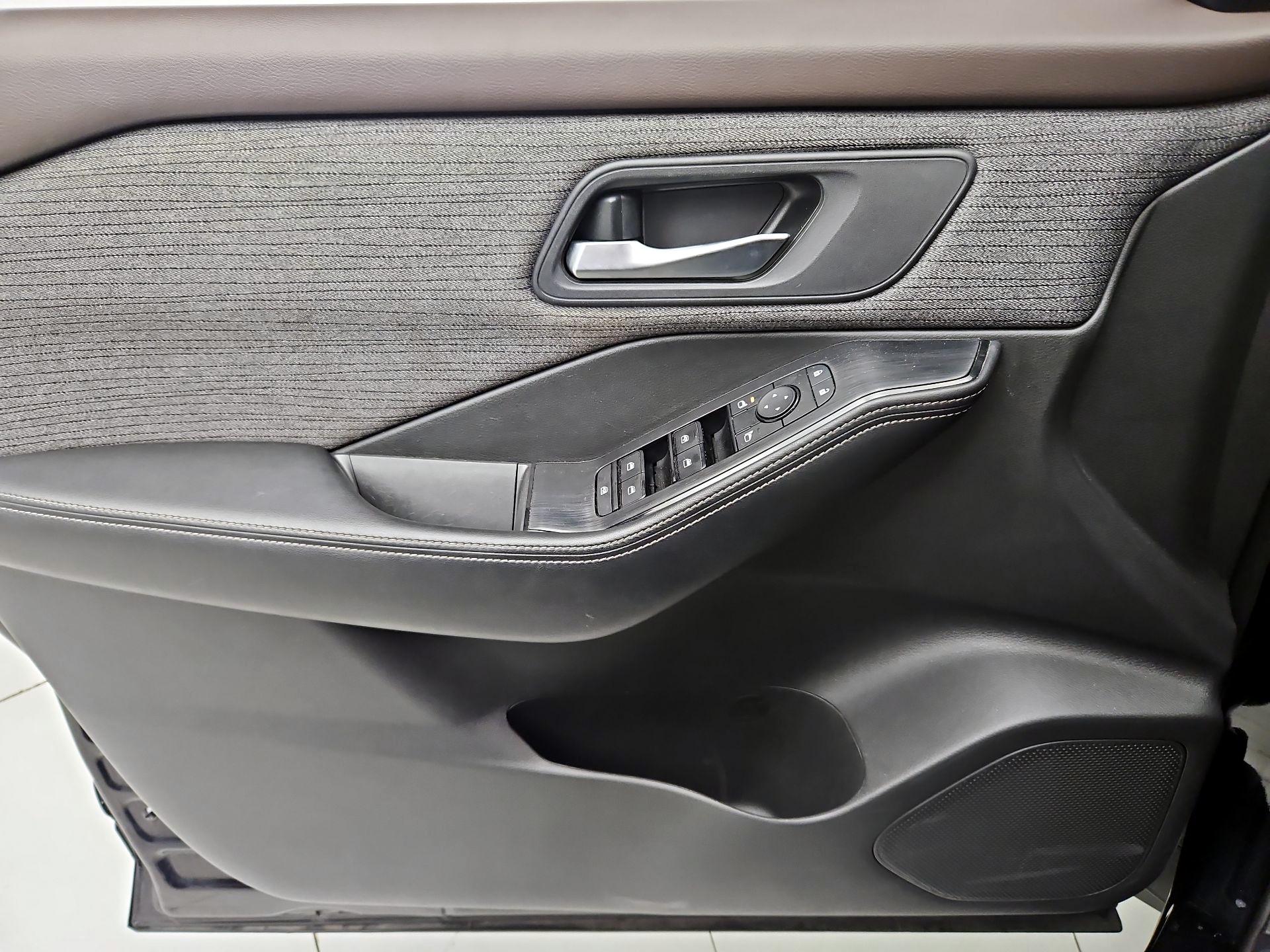 Thumbnail: 2023 Nissan Rogue - 12