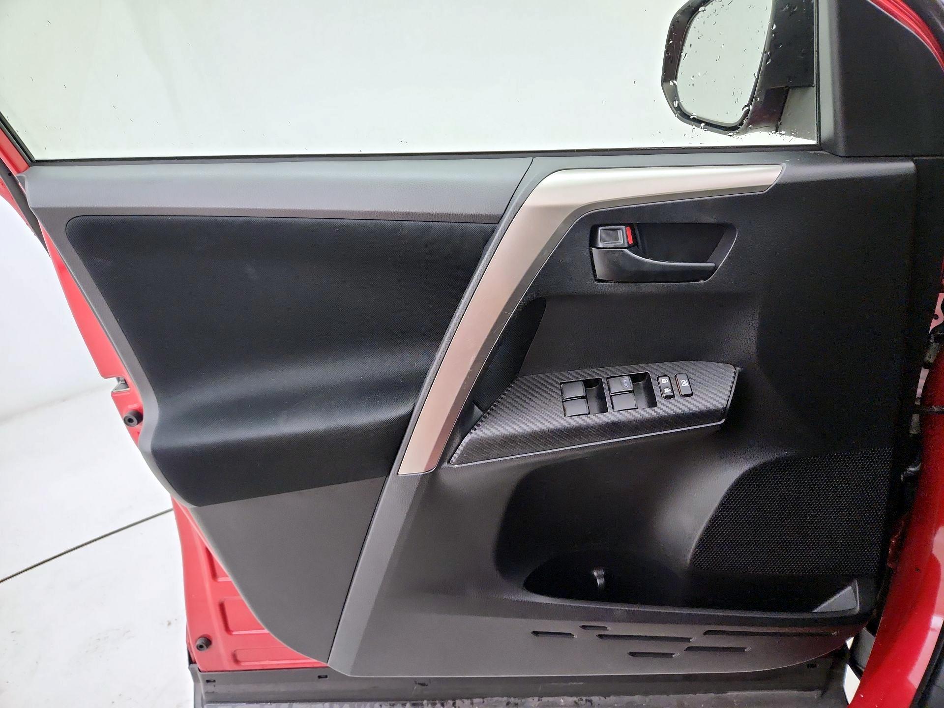 Thumbnail: 2014 Toyota RAV4 - 12
