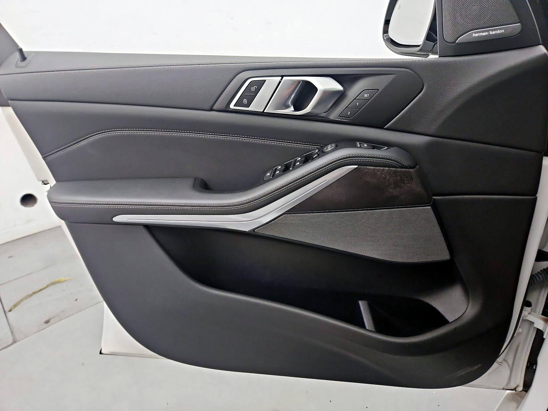 Thumbnail: 2023 BMW X5 - 12