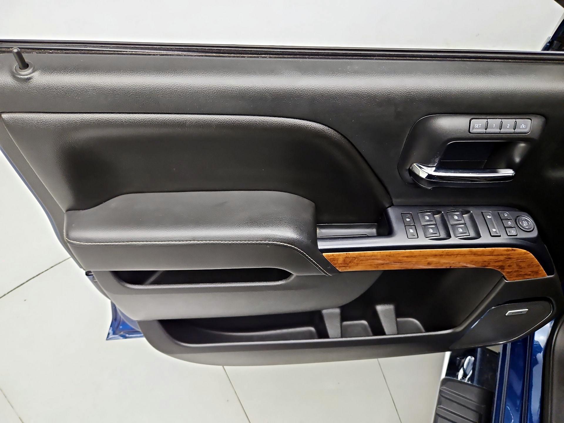 Thumbnail: 2017 Chevrolet Silverado 1500 - 12