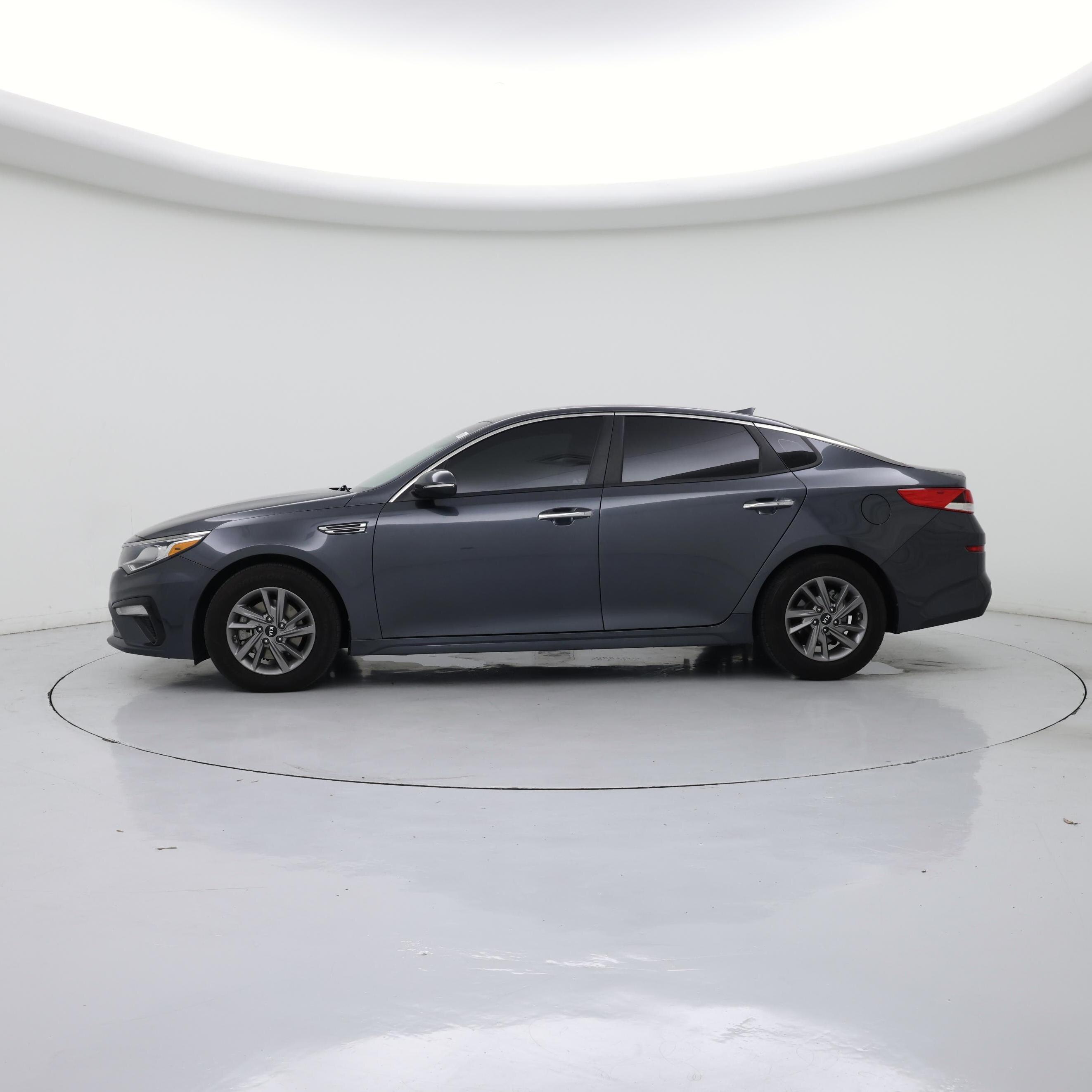 Thumbnail: 2020 Kia Optima - 3