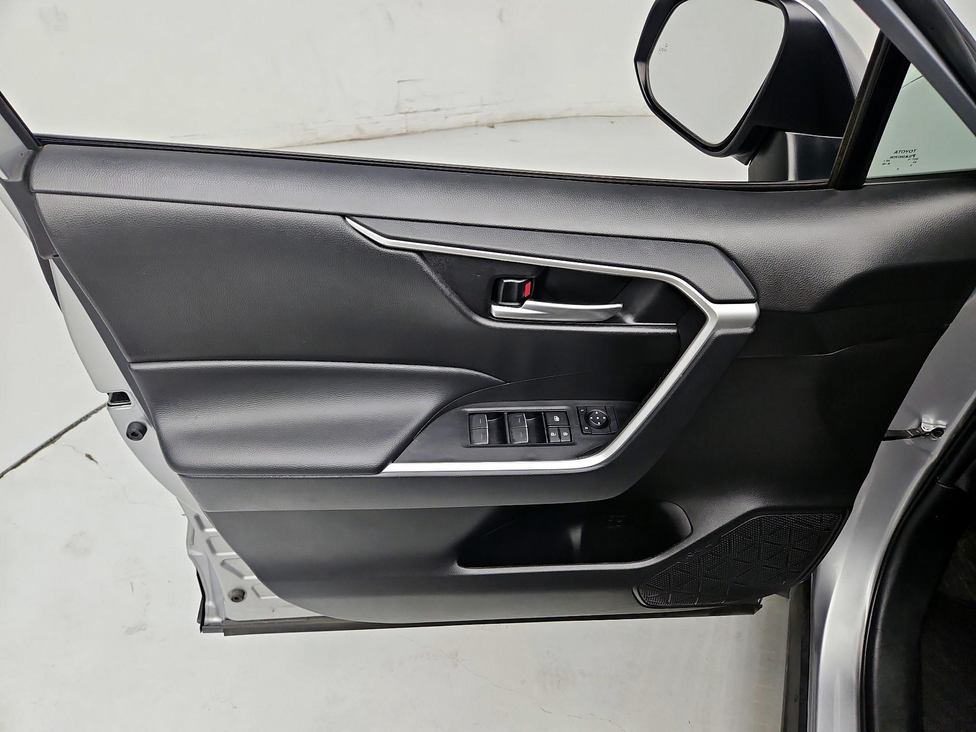 Thumbnail: 2024 Toyota RAV4 - 12