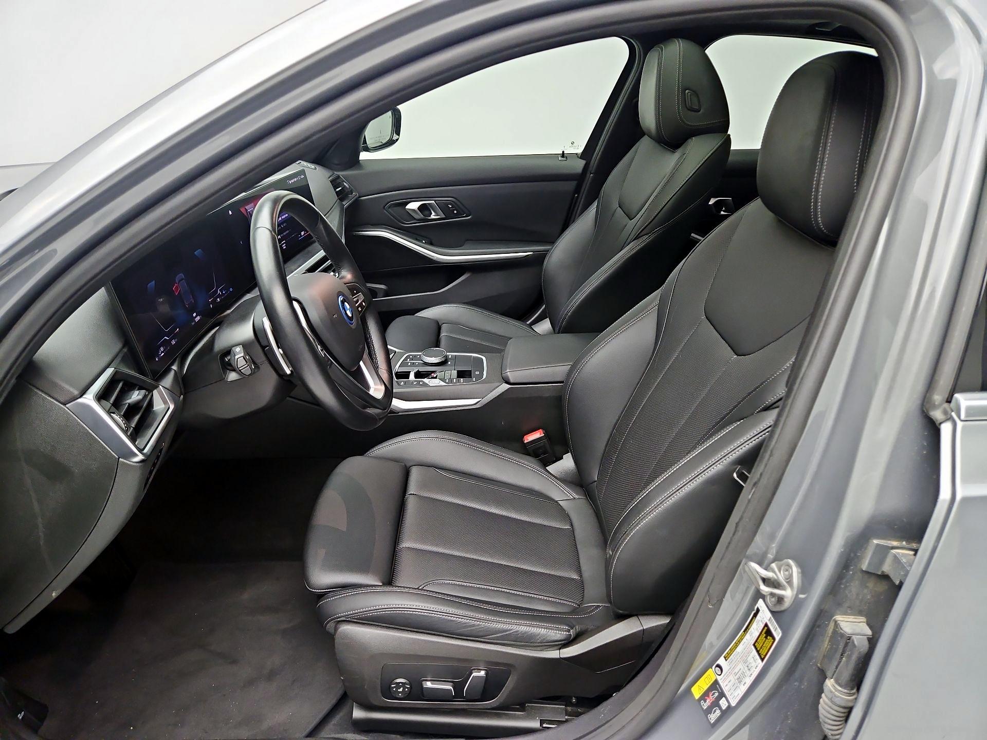 Thumbnail: 2024 BMW 3 Series - 9