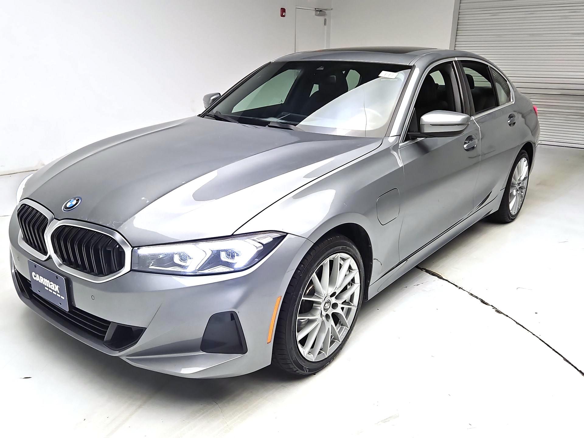 Thumbnail: 2024 BMW 3 Series - 3