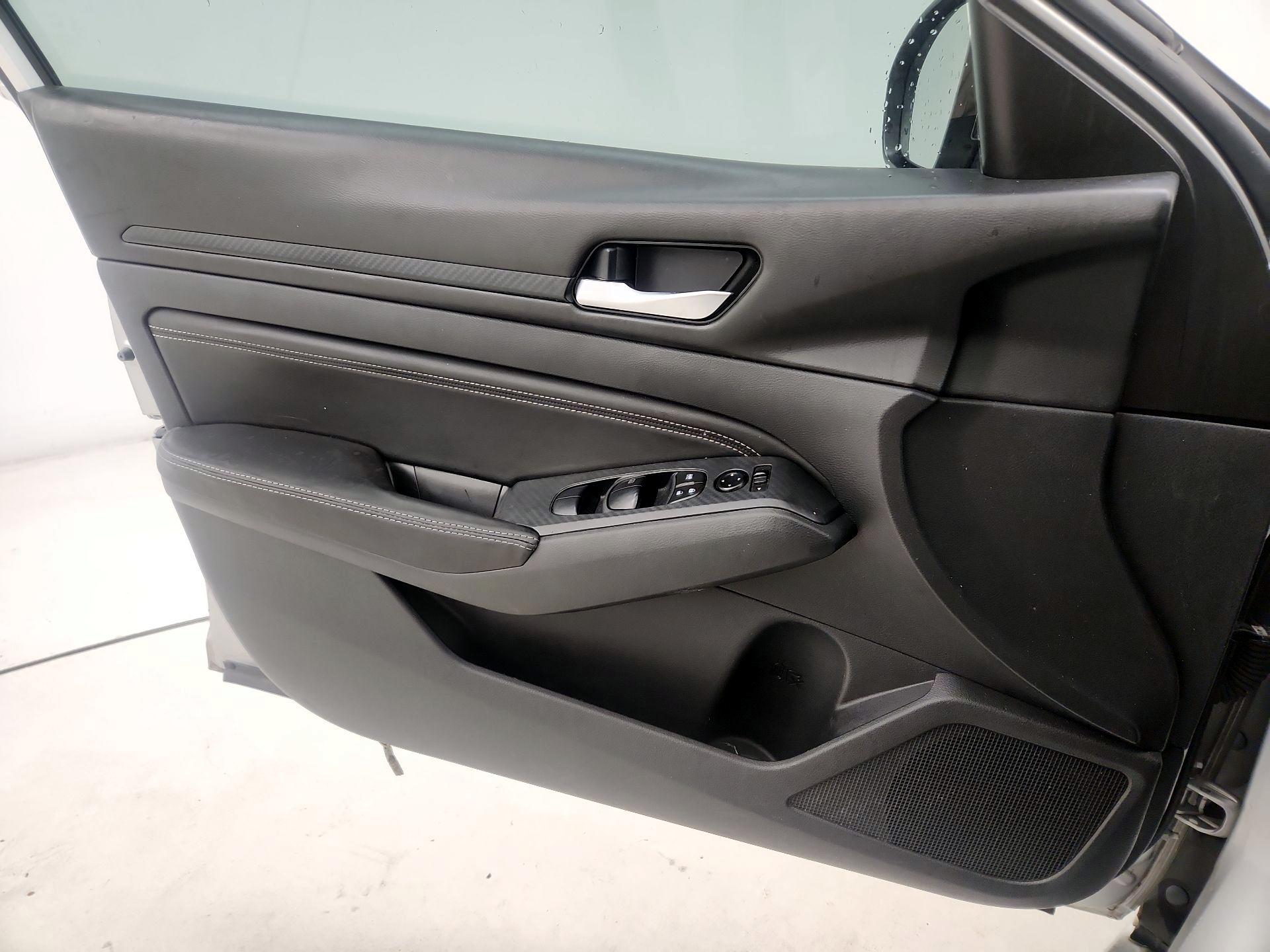 Thumbnail: 2019 Nissan Altima - 12