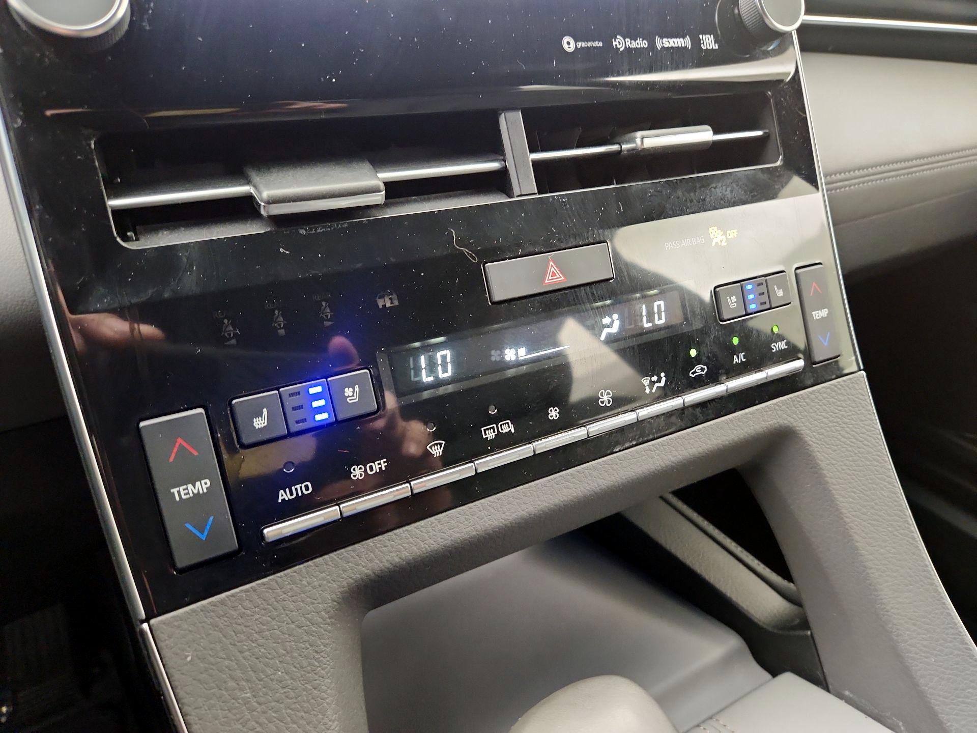 Thumbnail: 2019 Toyota Avalon - 16