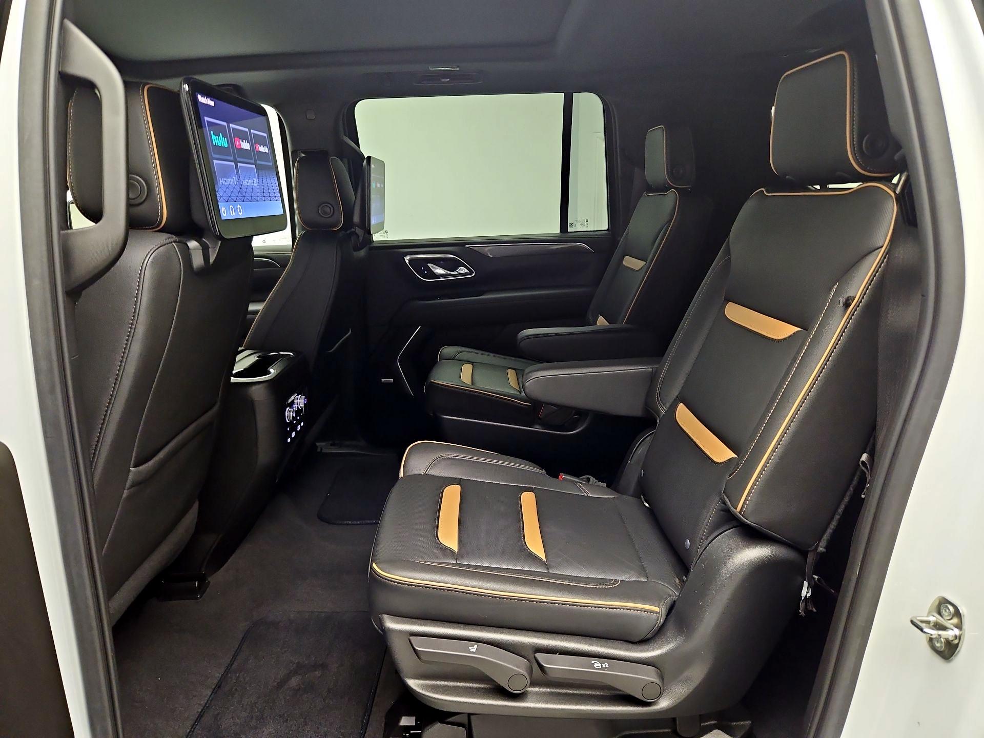 Thumbnail: 2022 GMC Yukon XL - 17
