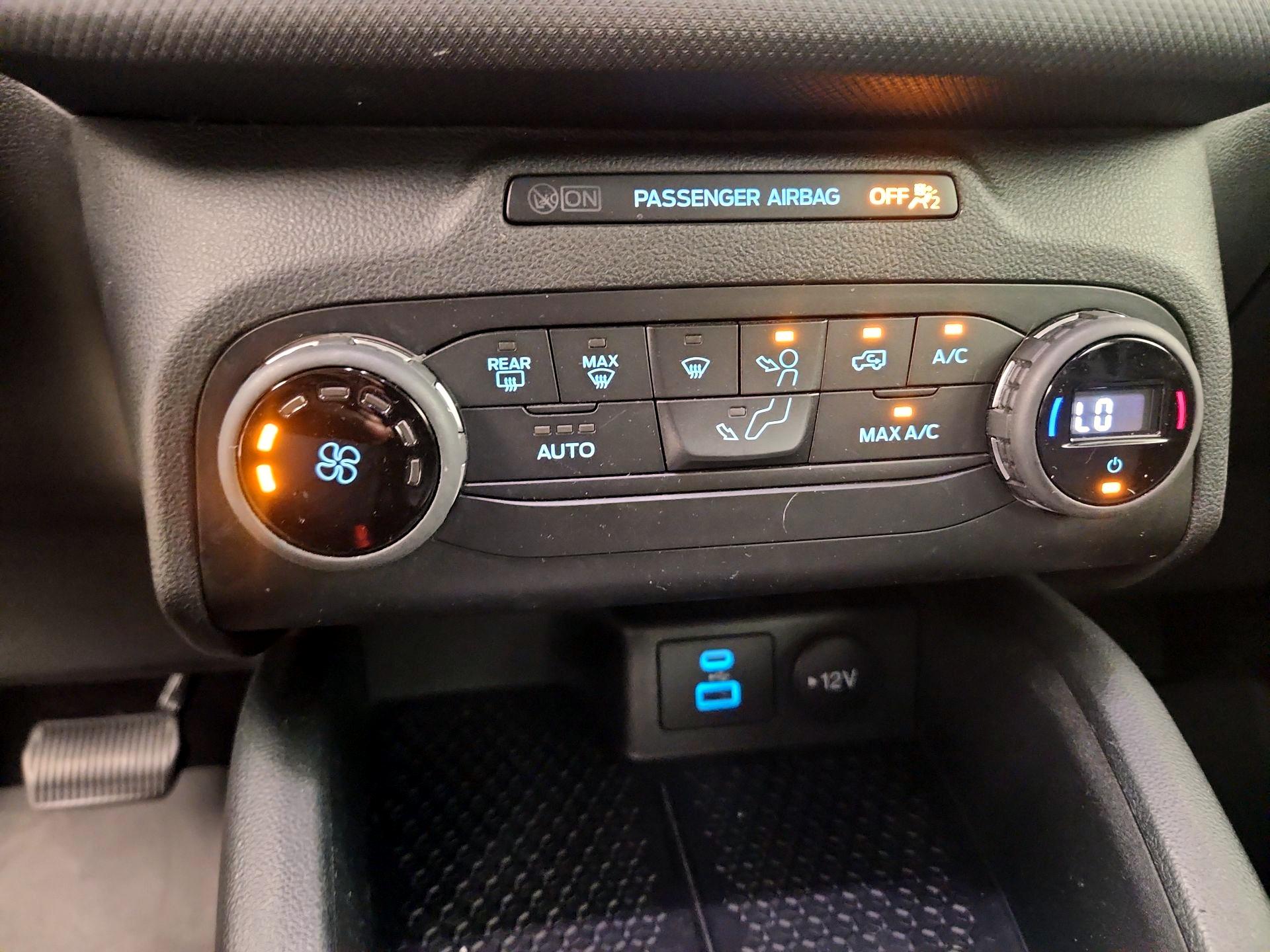 Thumbnail: 2021 Ford Bronco Sport - 17