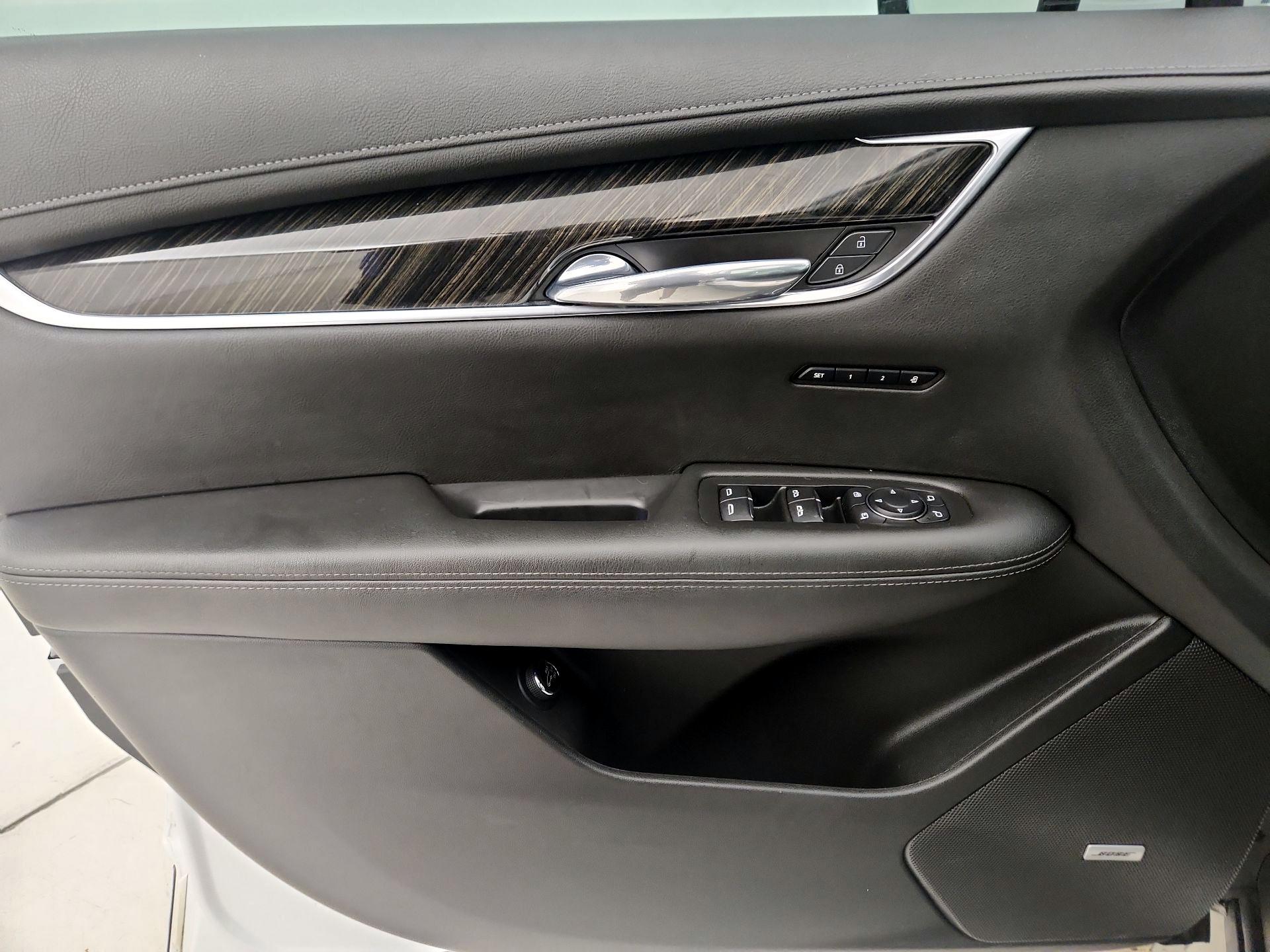 Thumbnail: 2021 Cadillac XT6 - 12