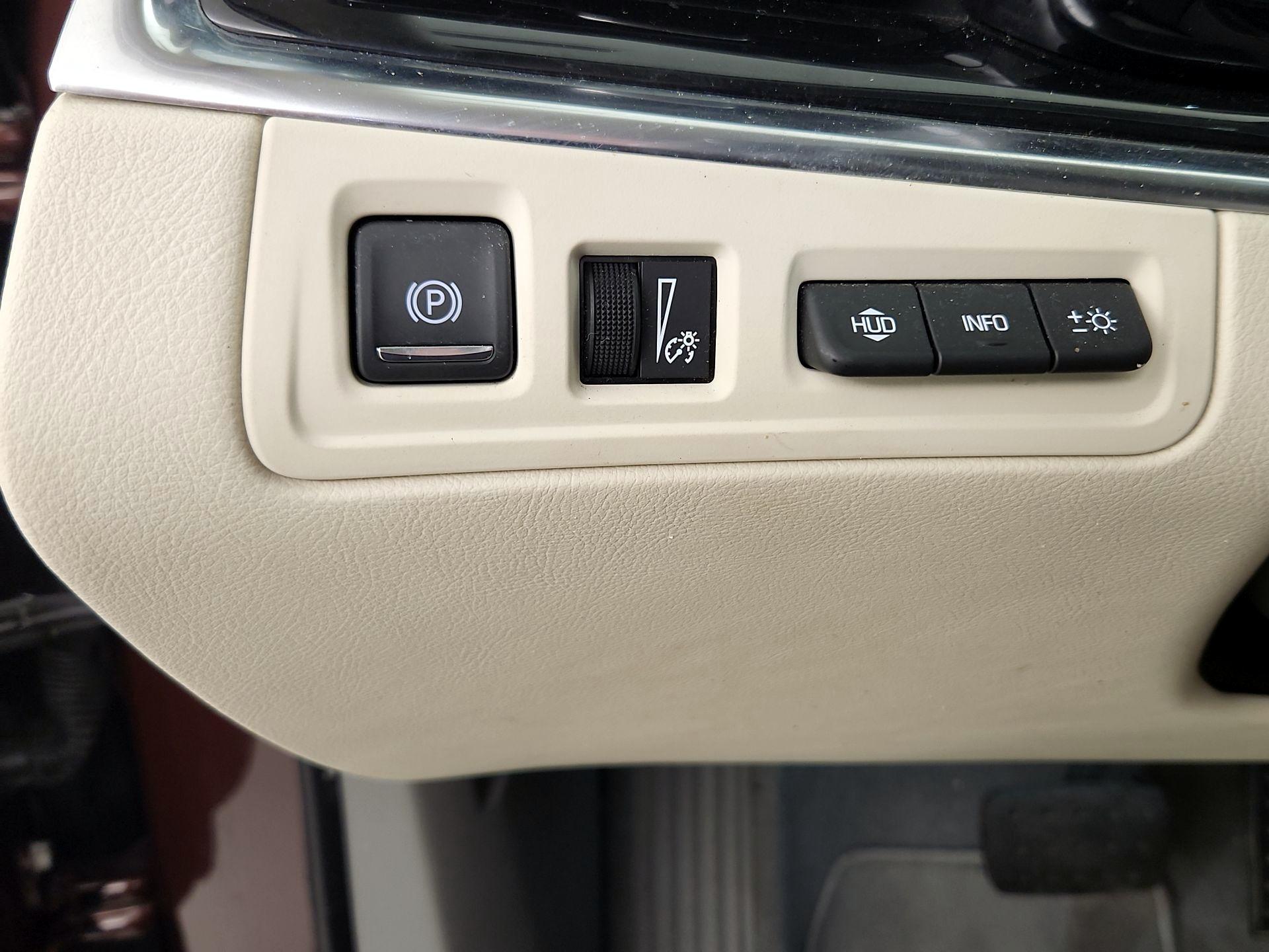 Thumbnail: 2022 Cadillac XT6 - 13